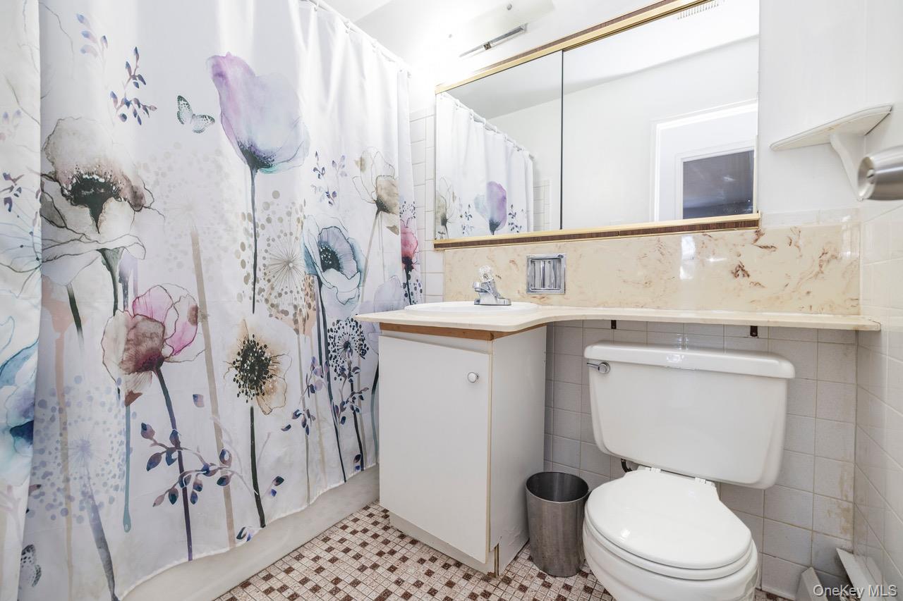 90 S Park Avenue B3 Property Photo 15