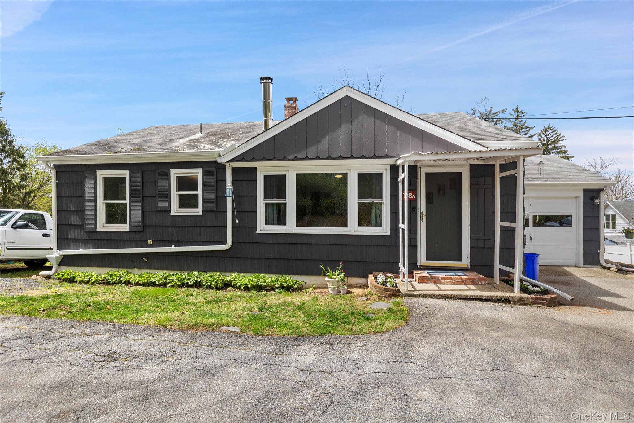 198a Locust Avenue Property Photo 1