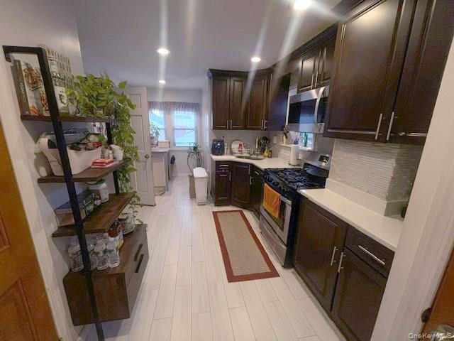 9030 Vanderveer Street Property Photo 6