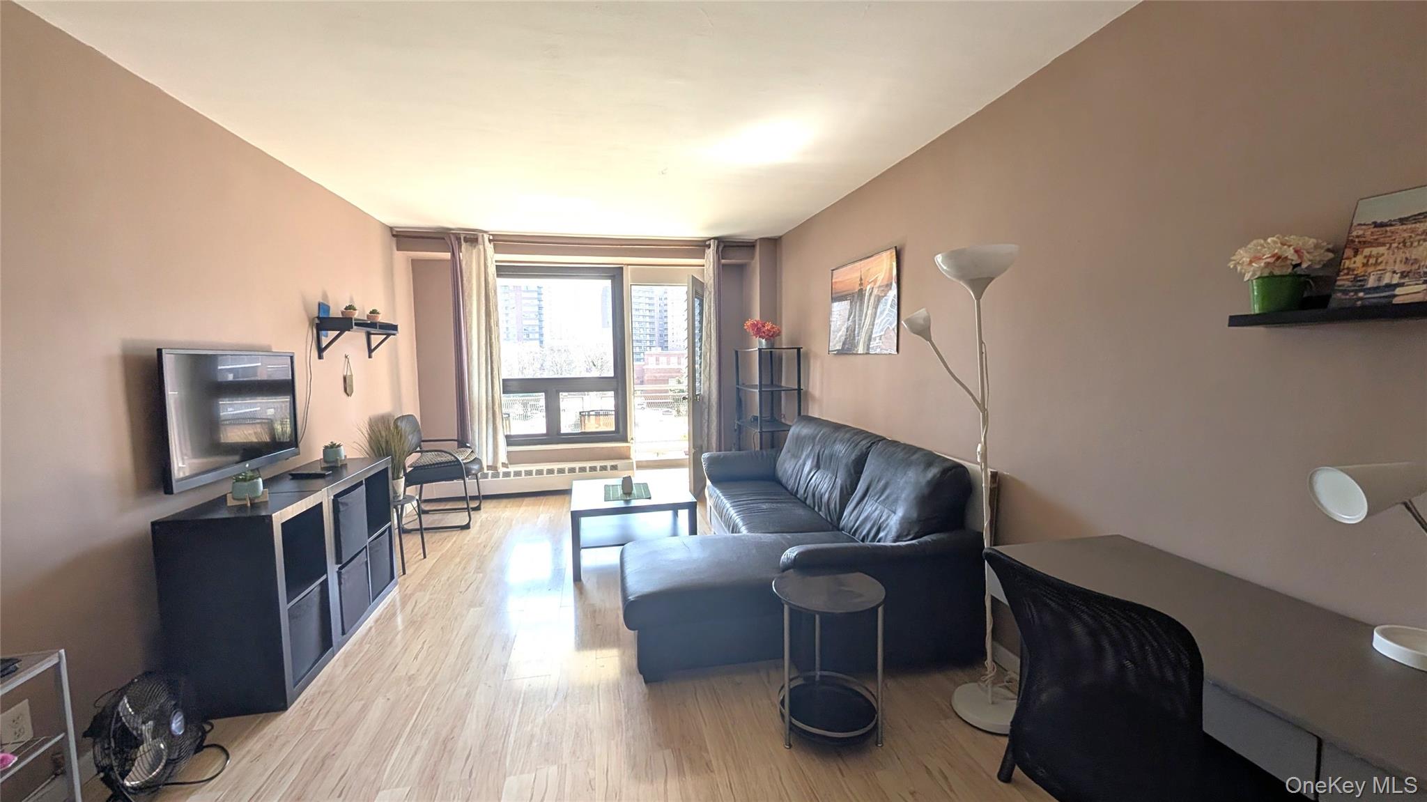 61-35 98 Street 5b Property Photo 5