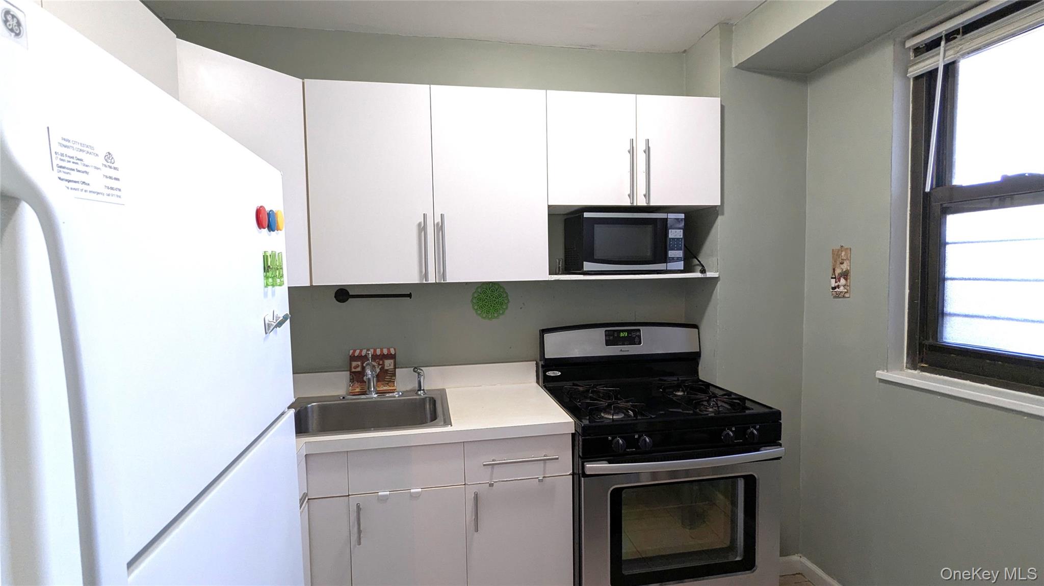61-35 98 Street 5b Property Photo 8