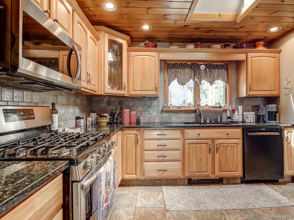 85 Surrey Road Property Photo 12