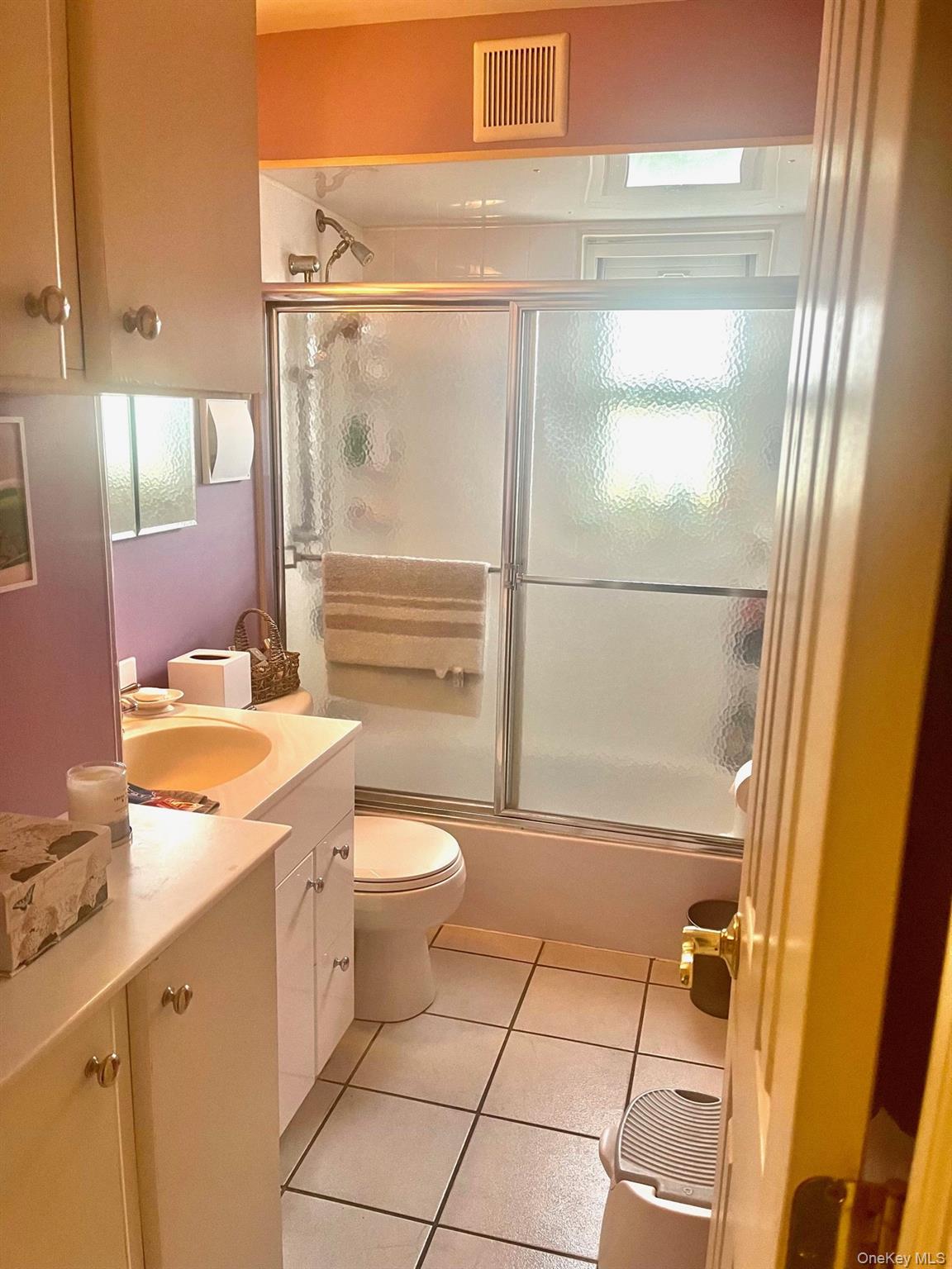 398 Hendrickson Avenue Property Photo 9