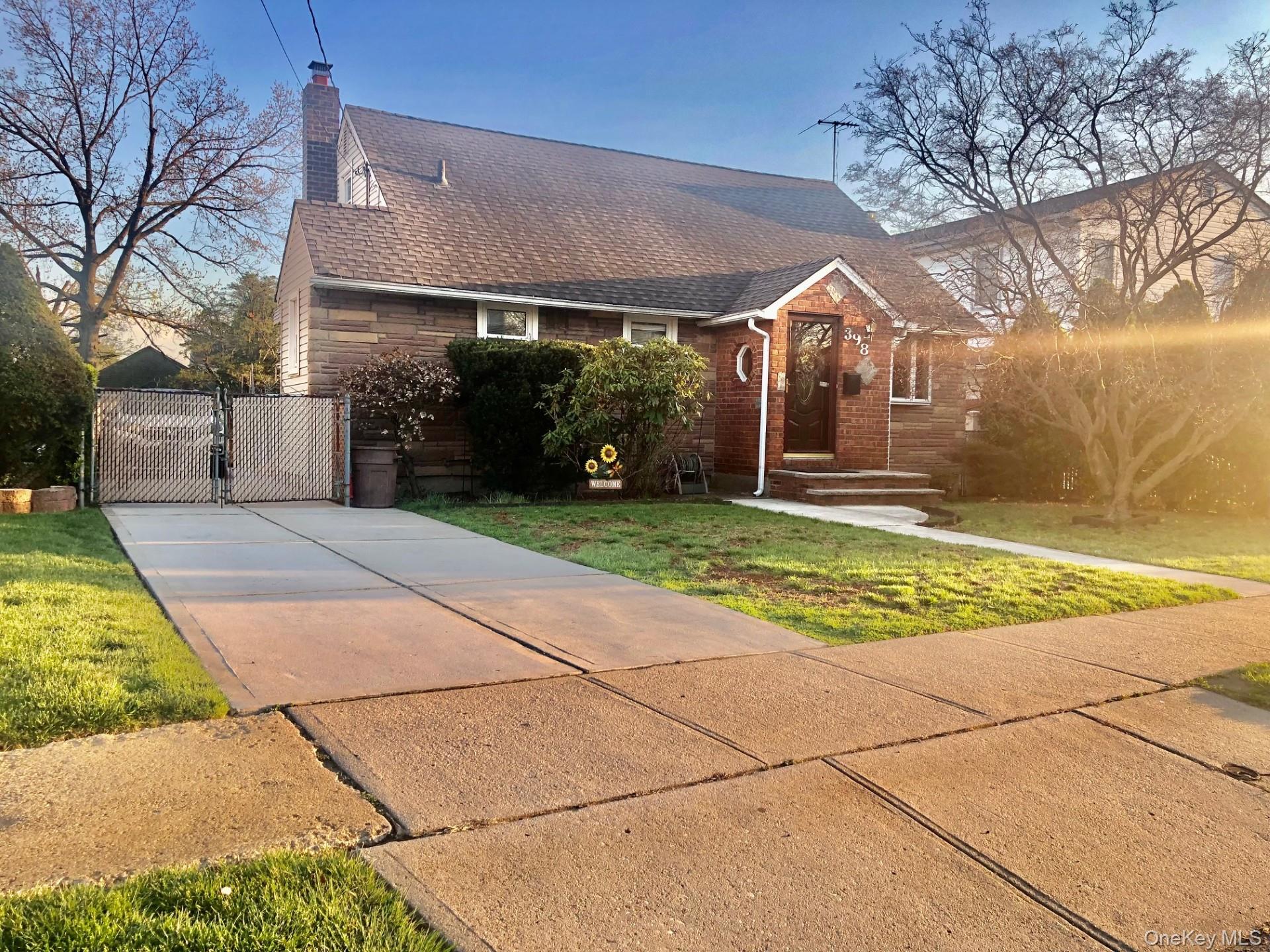 398 Hendrickson Avenue Property Photo 12