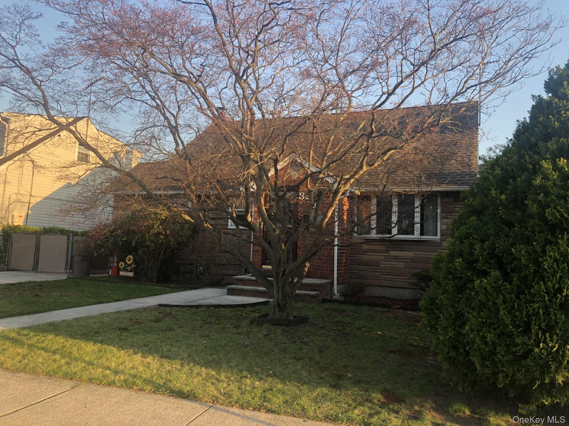 398 Hendrickson Avenue Property Photo 13