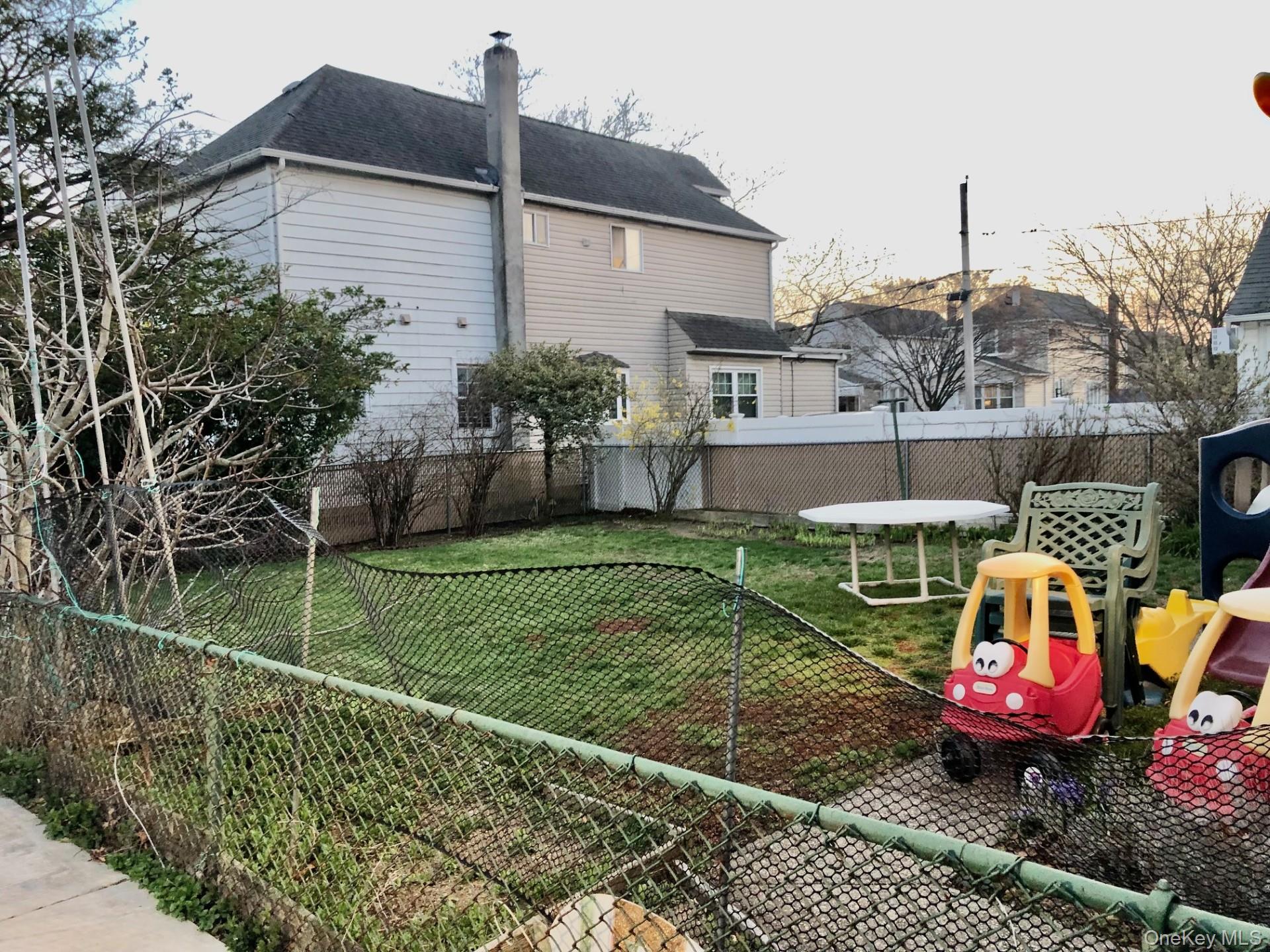 398 Hendrickson Avenue Property Photo 21