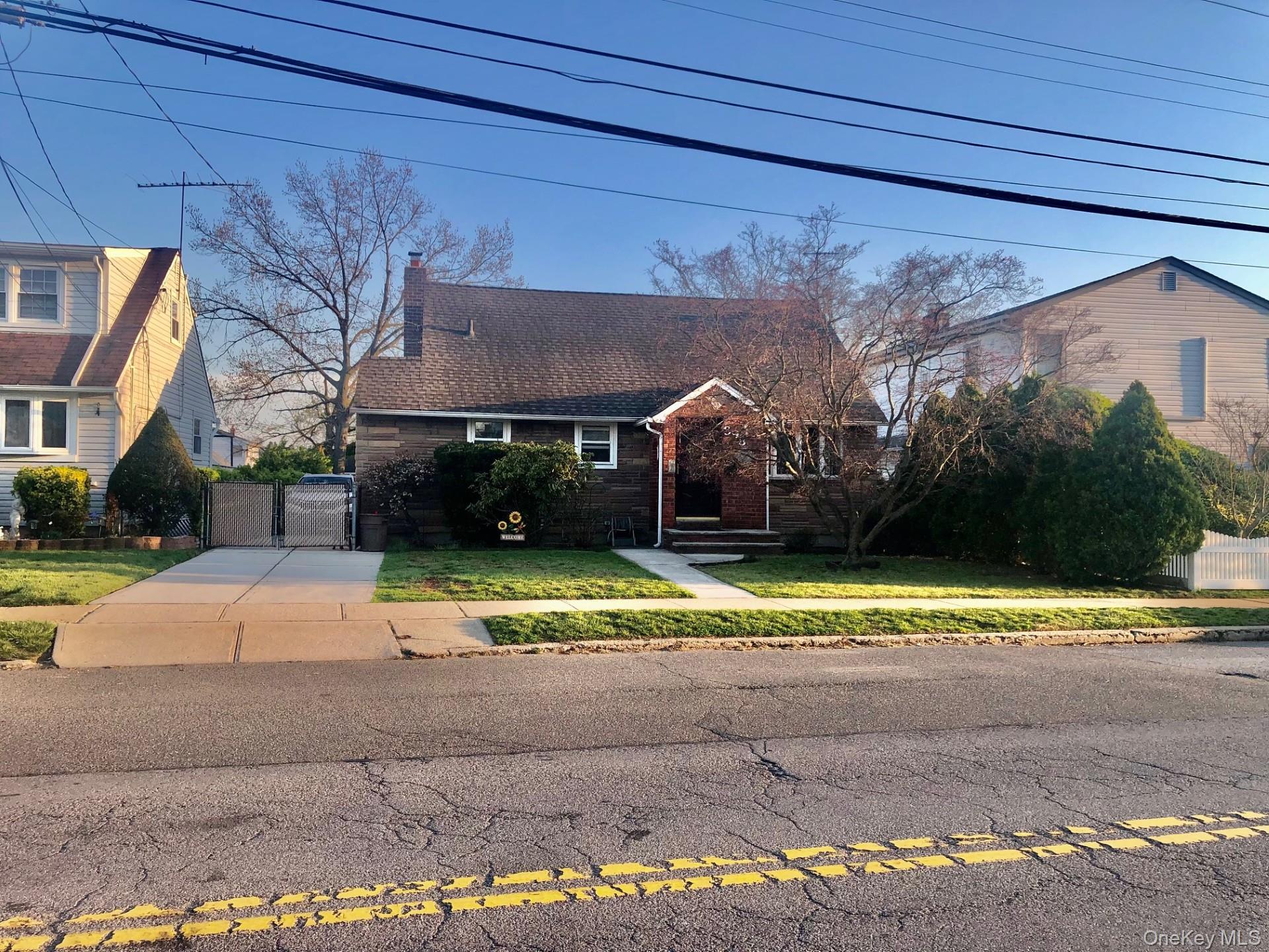 398 Hendrickson Avenue Property Photo 22