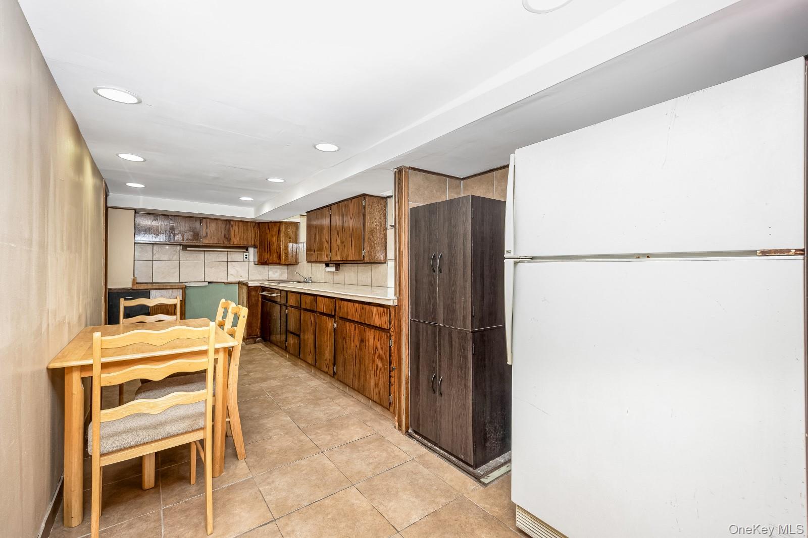 64-39 83rd Street Property Photo 26