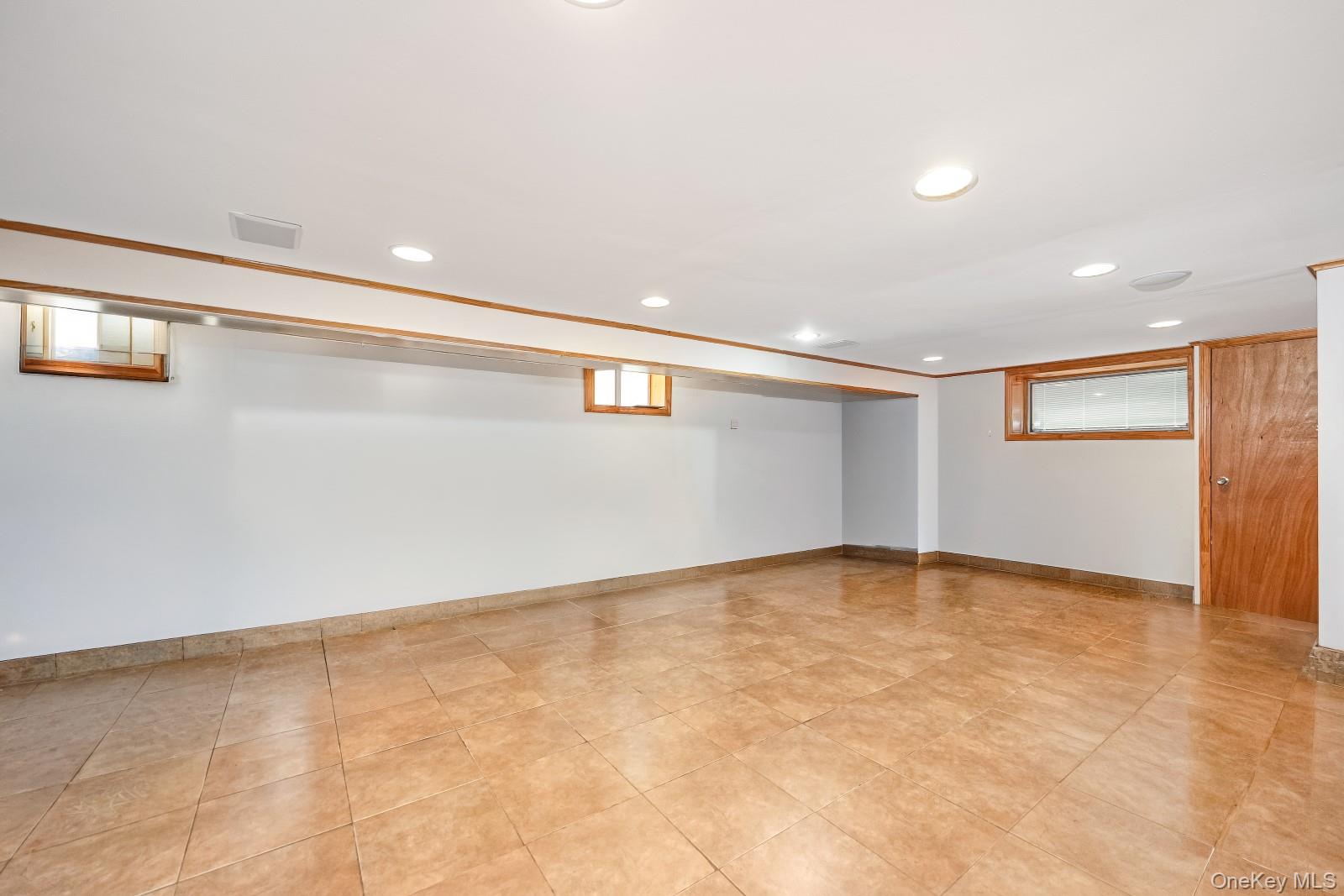 64-39 83rd Street Property Photo 32
