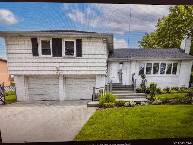 1749 Union Avenue Property Photo 1