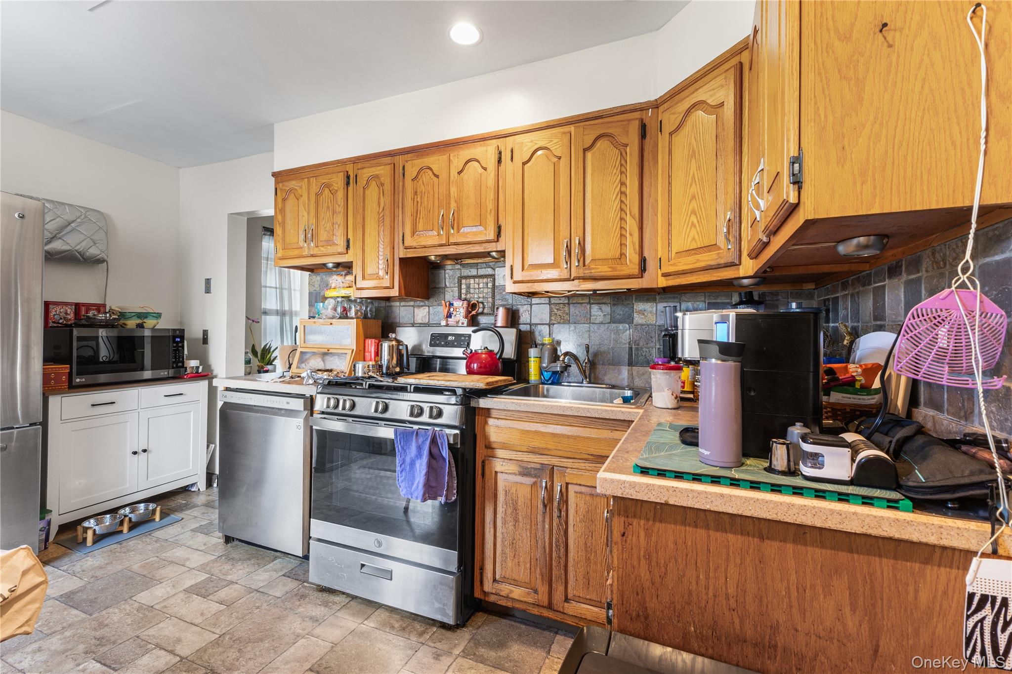 9409 Linden Boulevard Property Photo 12