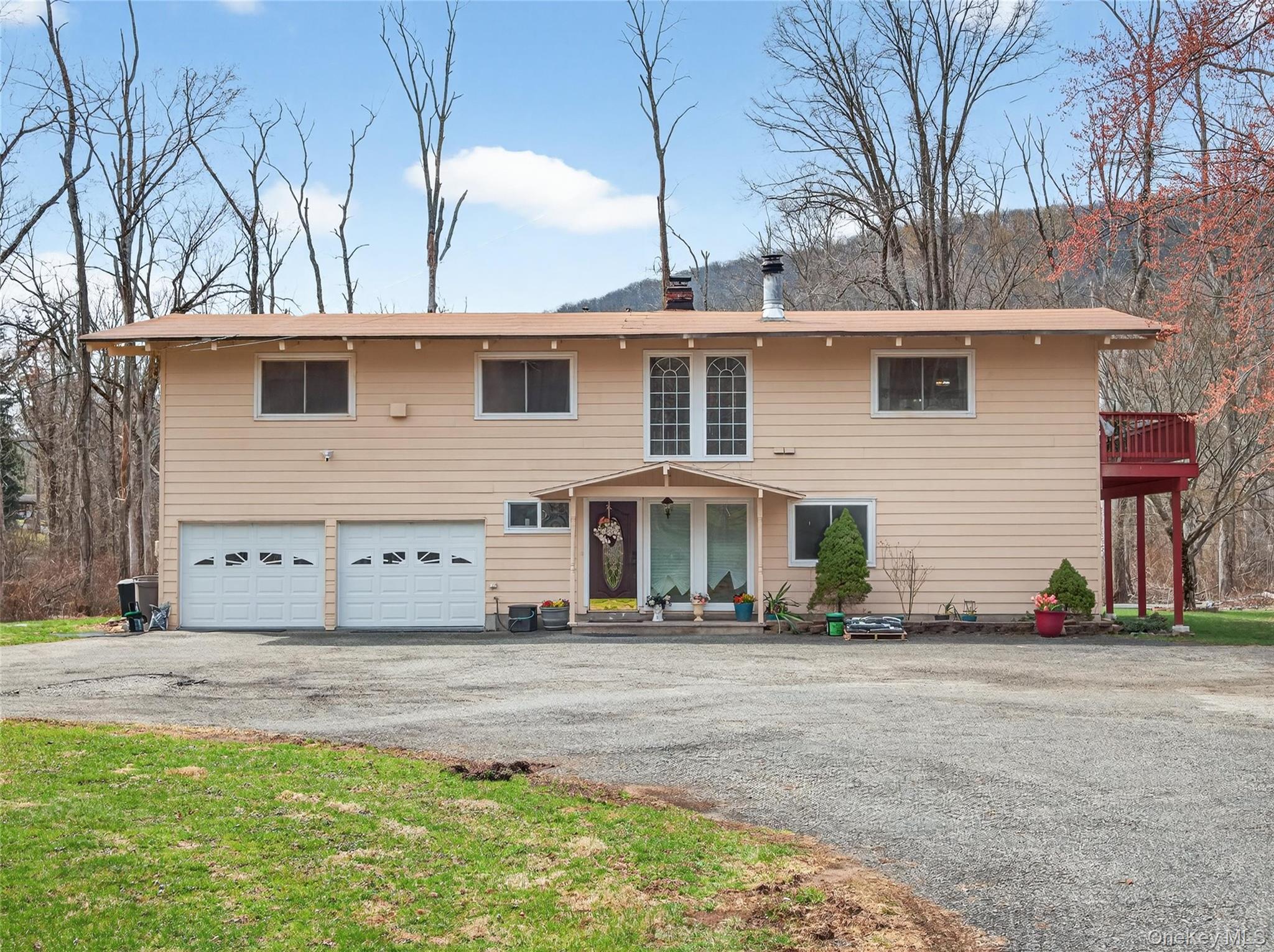 810 Haverstraw Road Property Photo 1