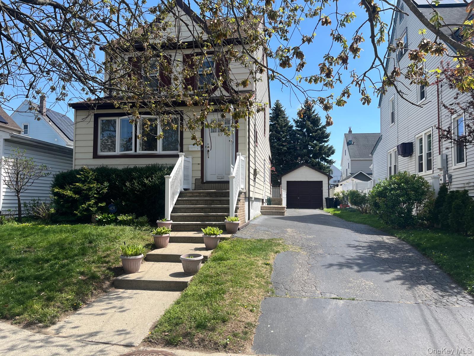 89 Carstairs Road Property Photo 1