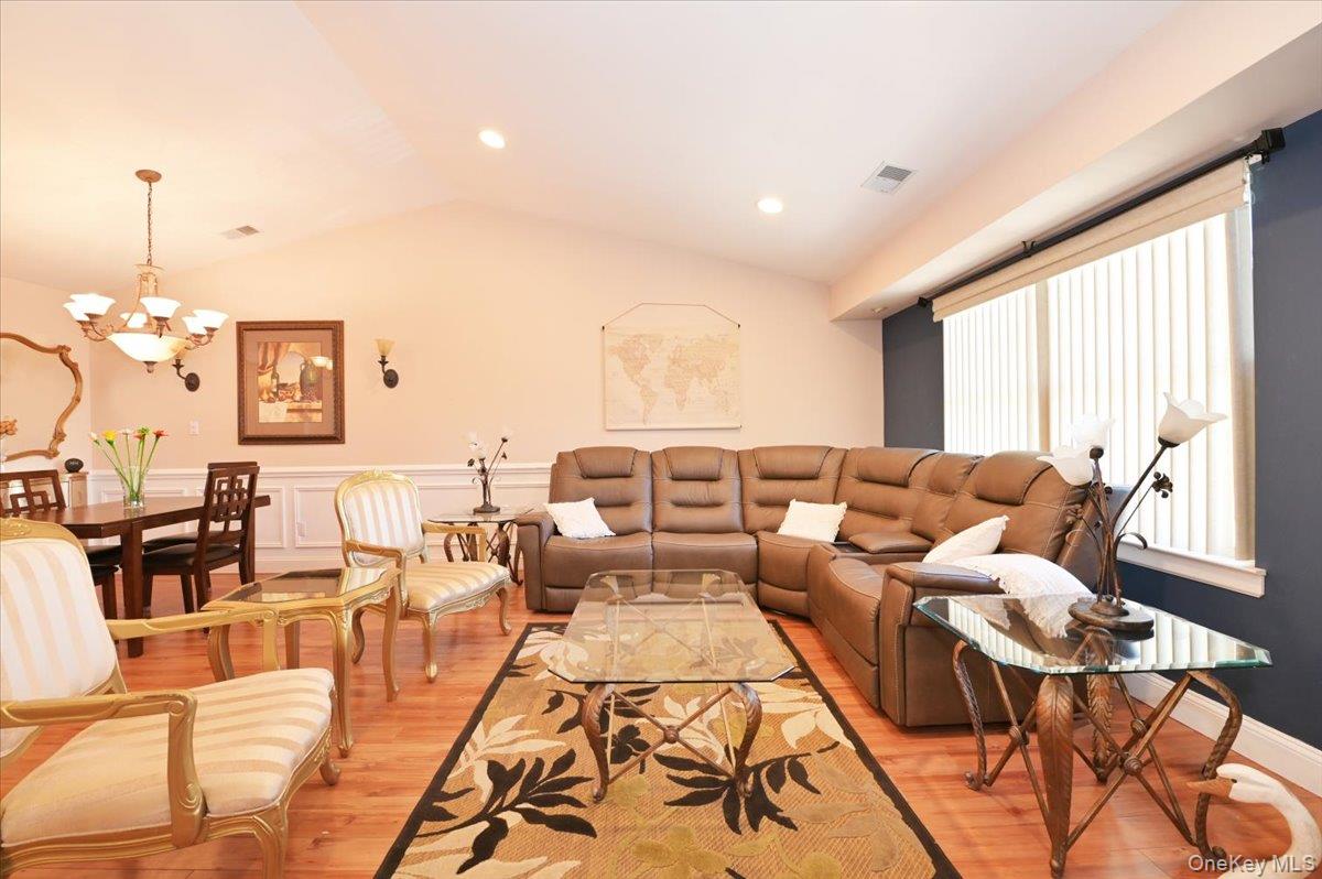 80 Morley Circle Property Photo 8
