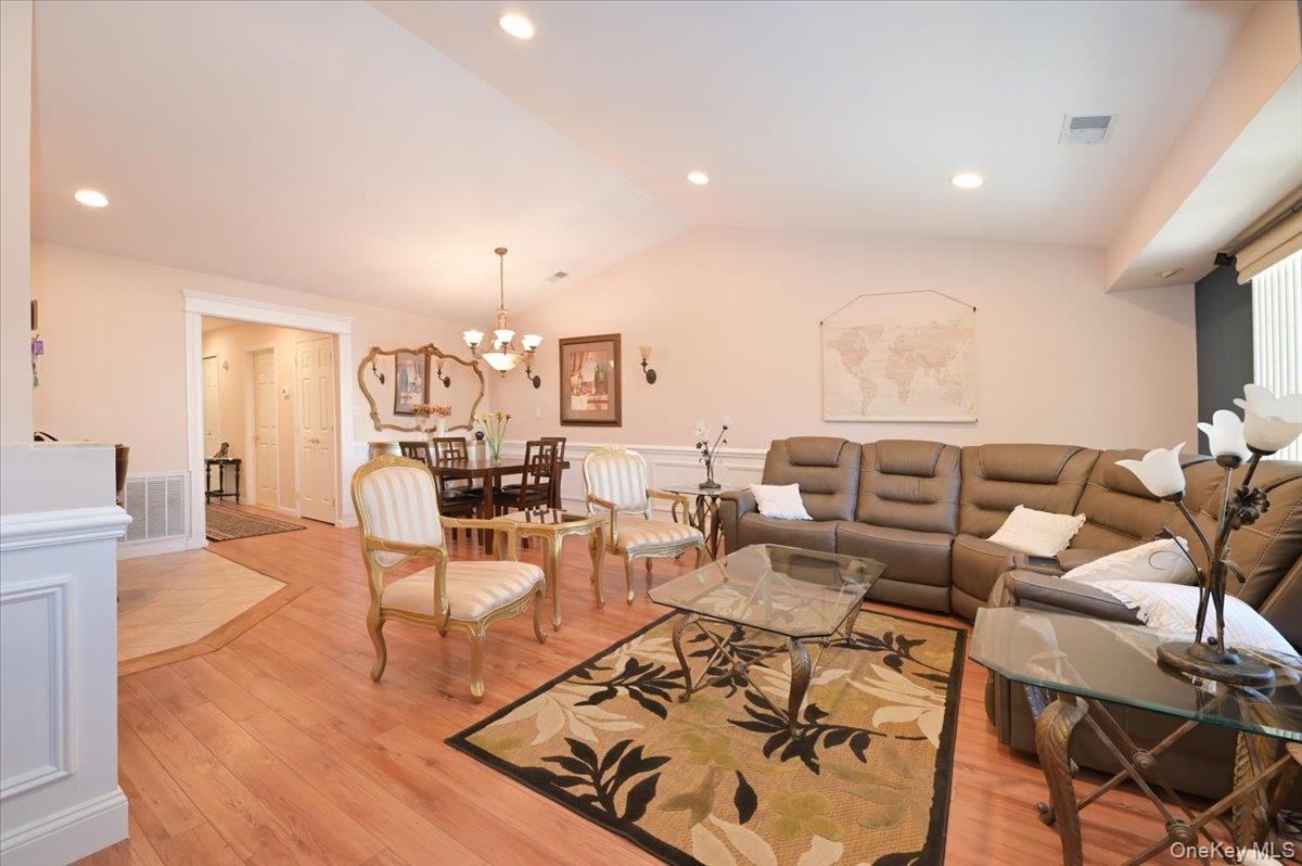 80 Morley Circle Property Photo 12