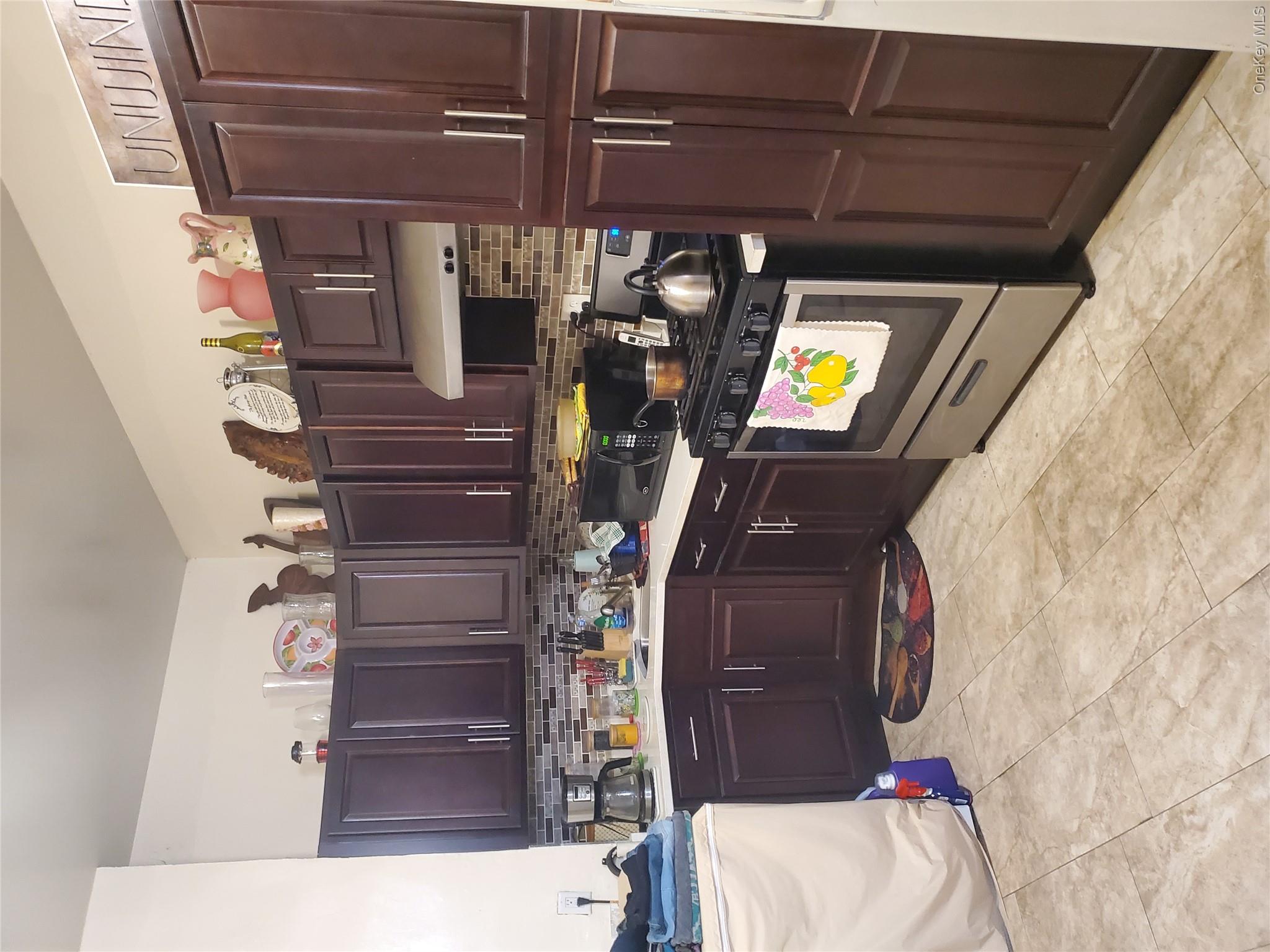 971 Teller Avenue Property Photo 6