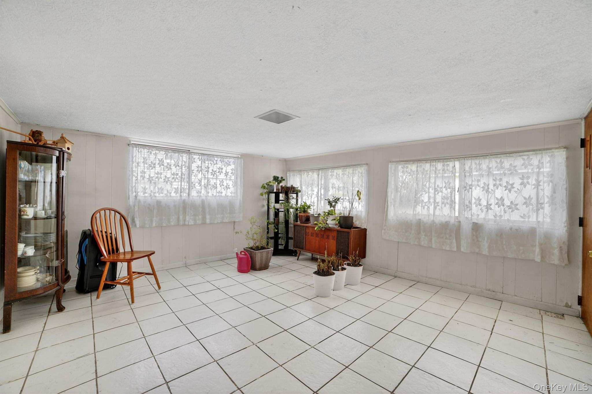 32 Terrace Avenue Property Photo 25