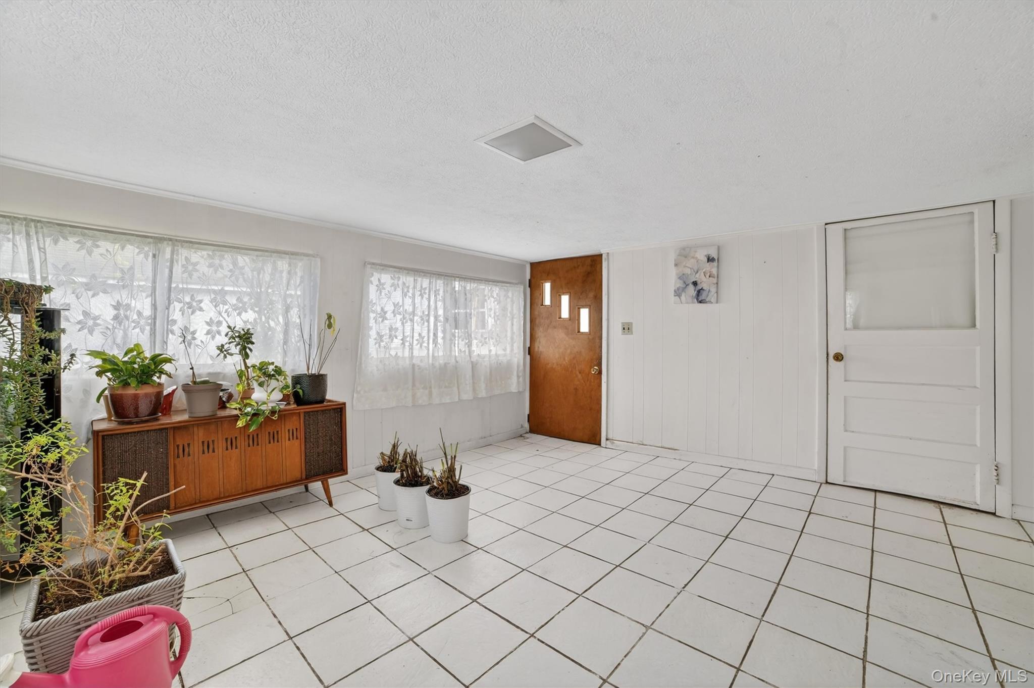 32 Terrace Avenue Property Photo 28