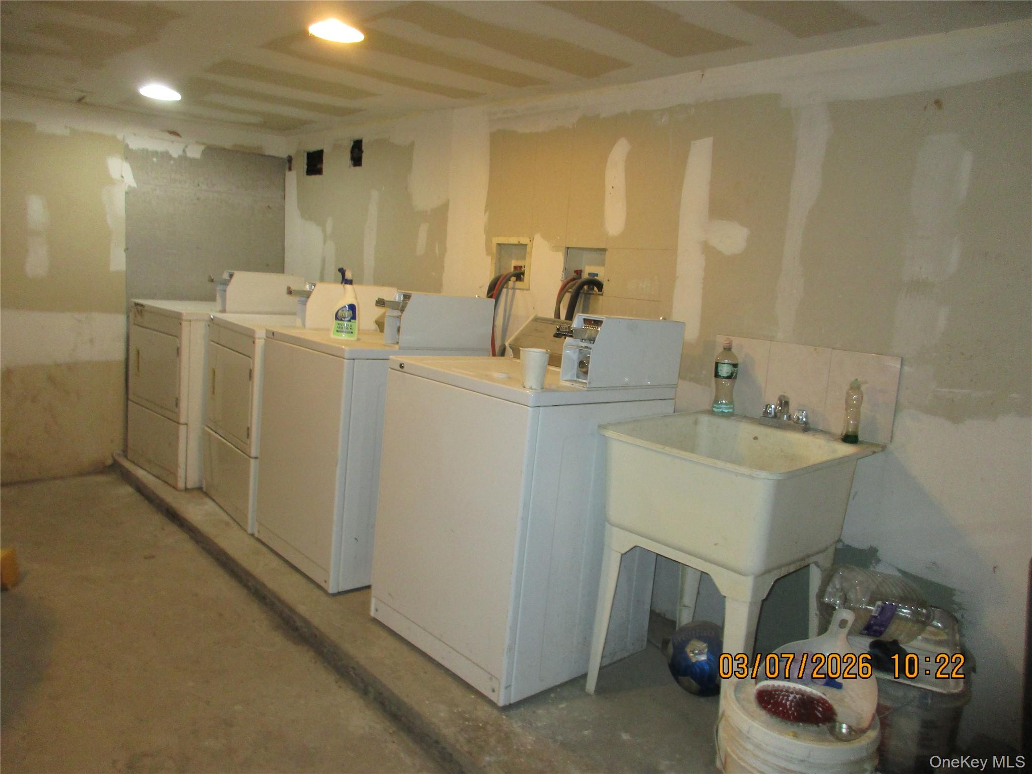 677 Glenmore Avenue Property Photo 11