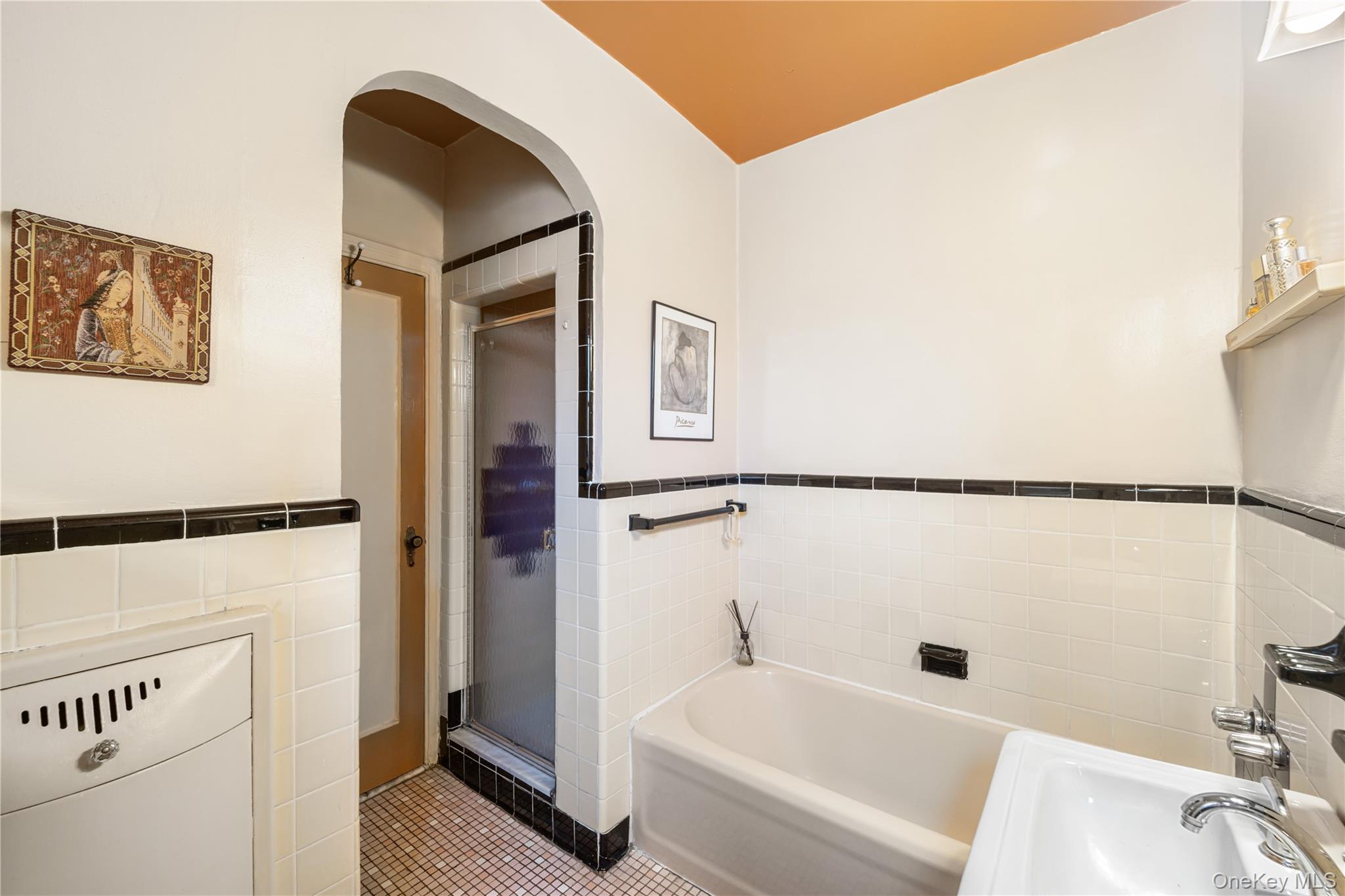 34-24 82nd Street 6n Property Photo 8