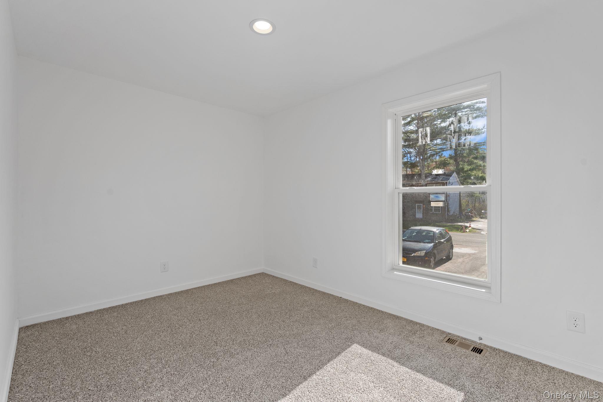 165 Park Avenue Property Photo 15