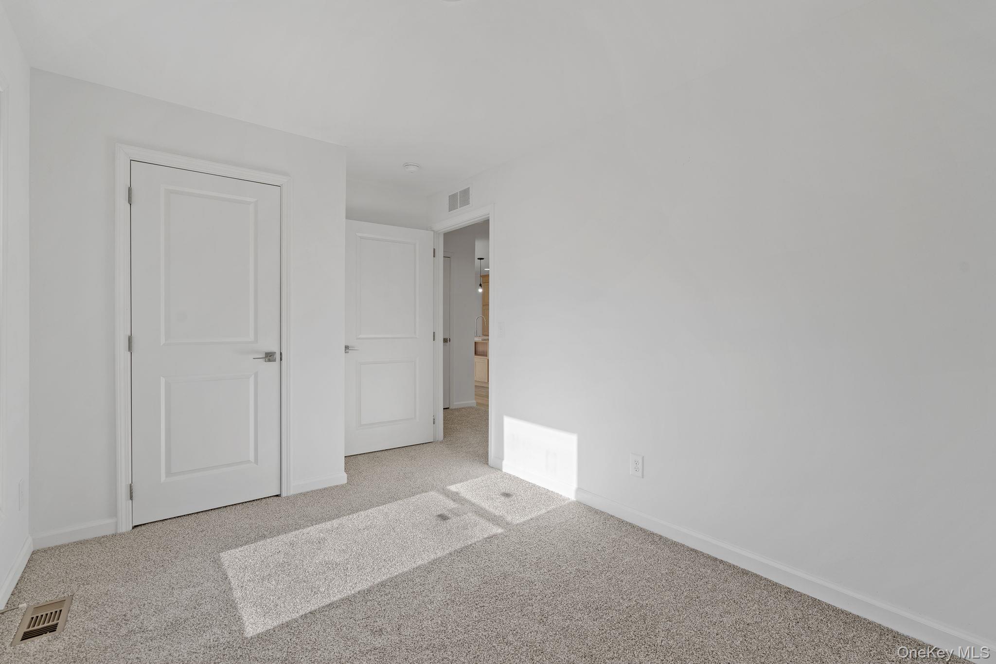 165 Park Avenue Property Photo 16