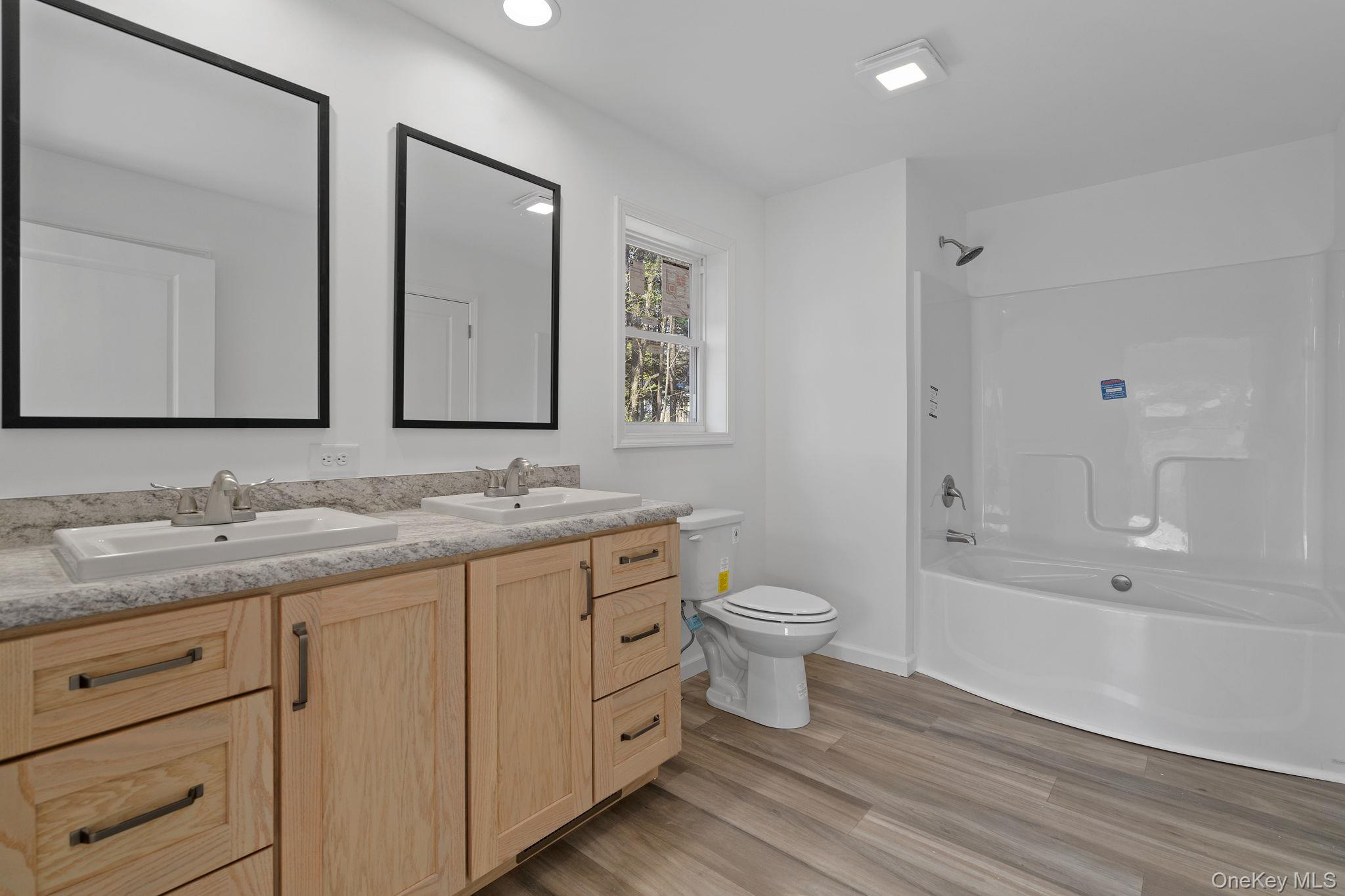 165 Park Avenue Property Photo 20