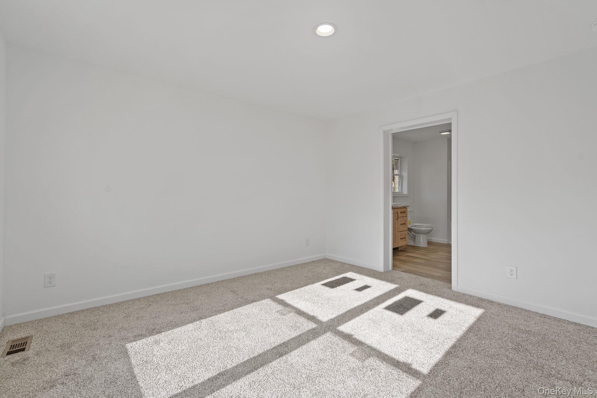 165 Park Avenue Property Photo 23