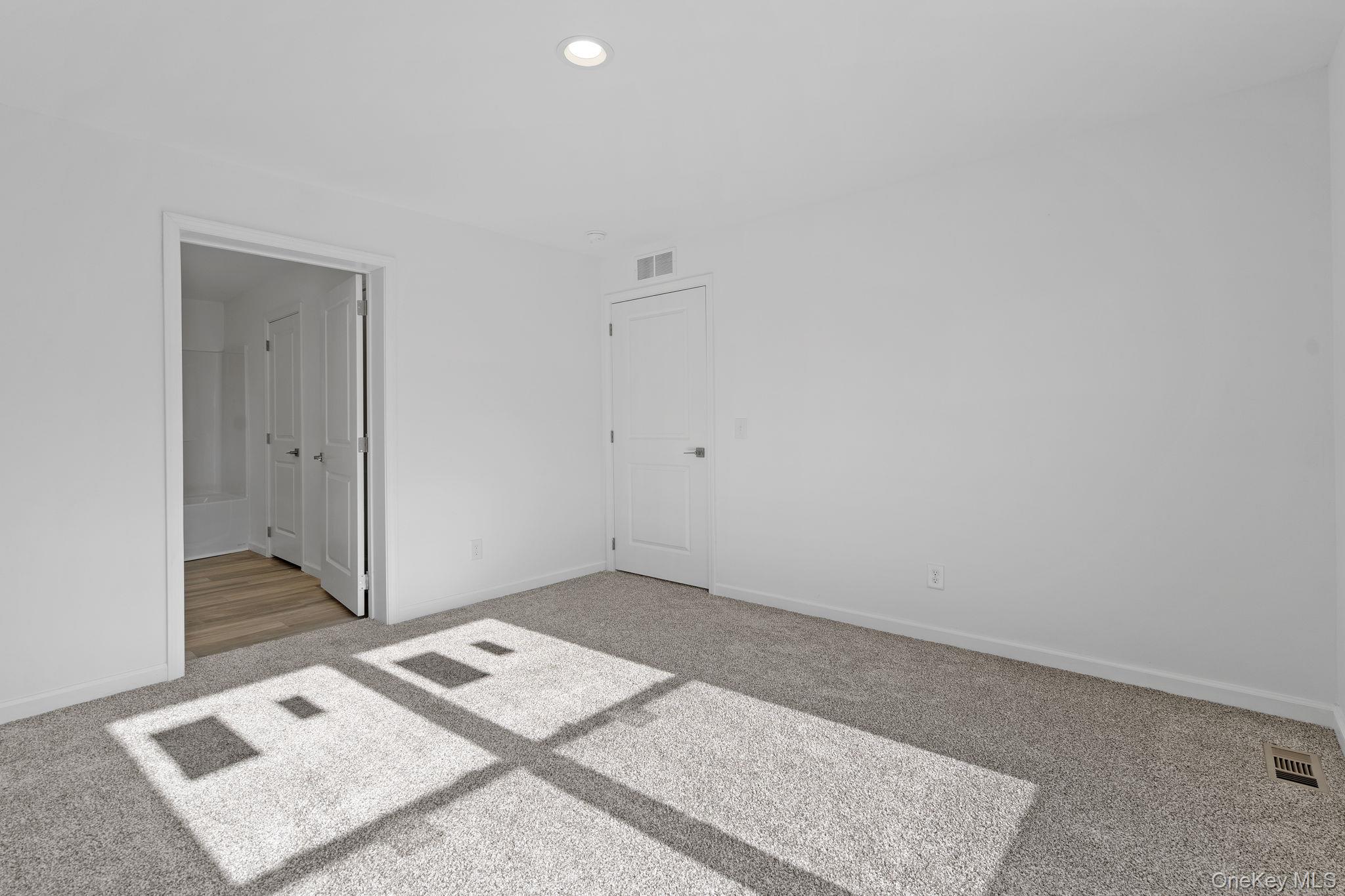 165 Park Avenue Property Photo 24