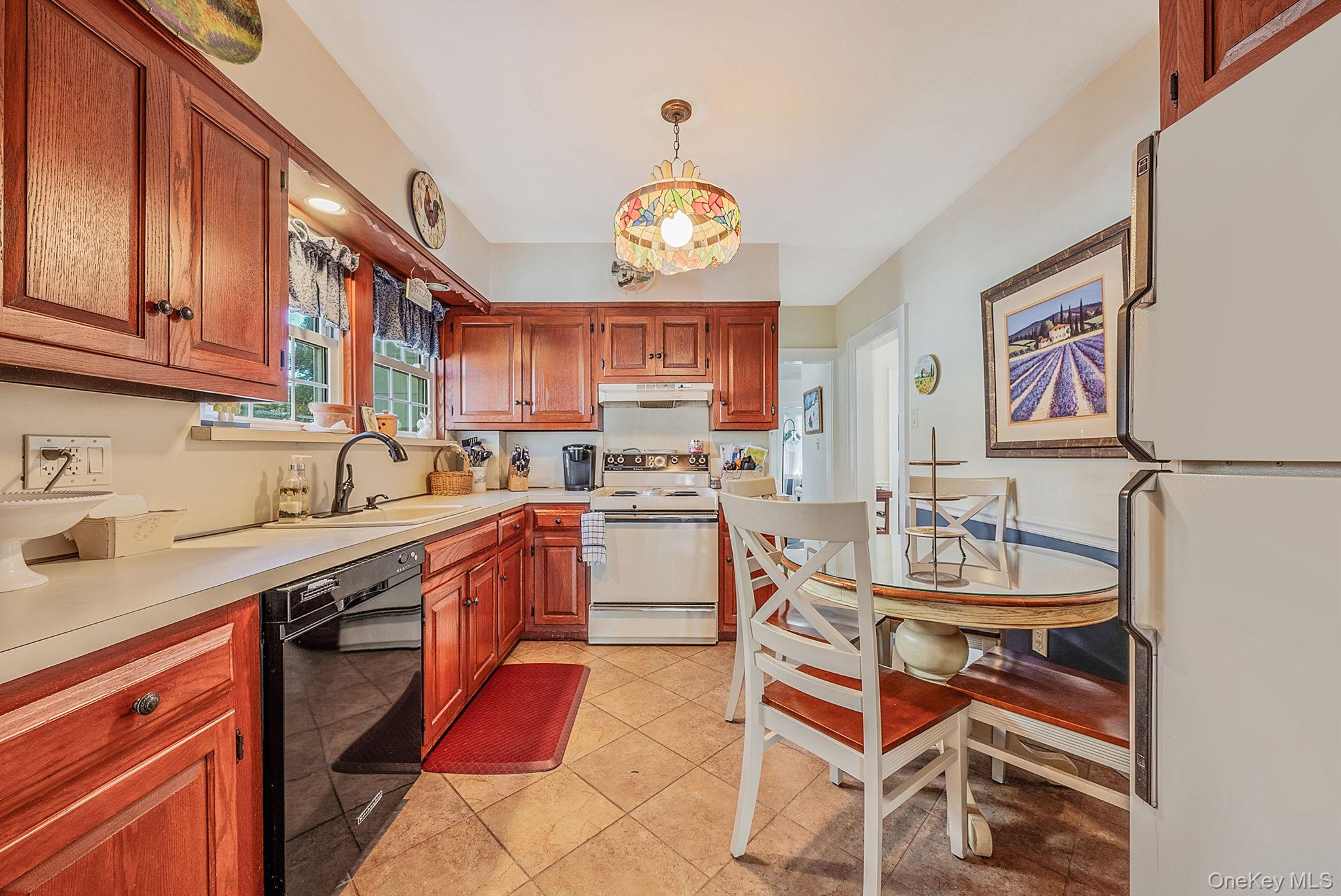 33 Harding Avenue Property Photo 10