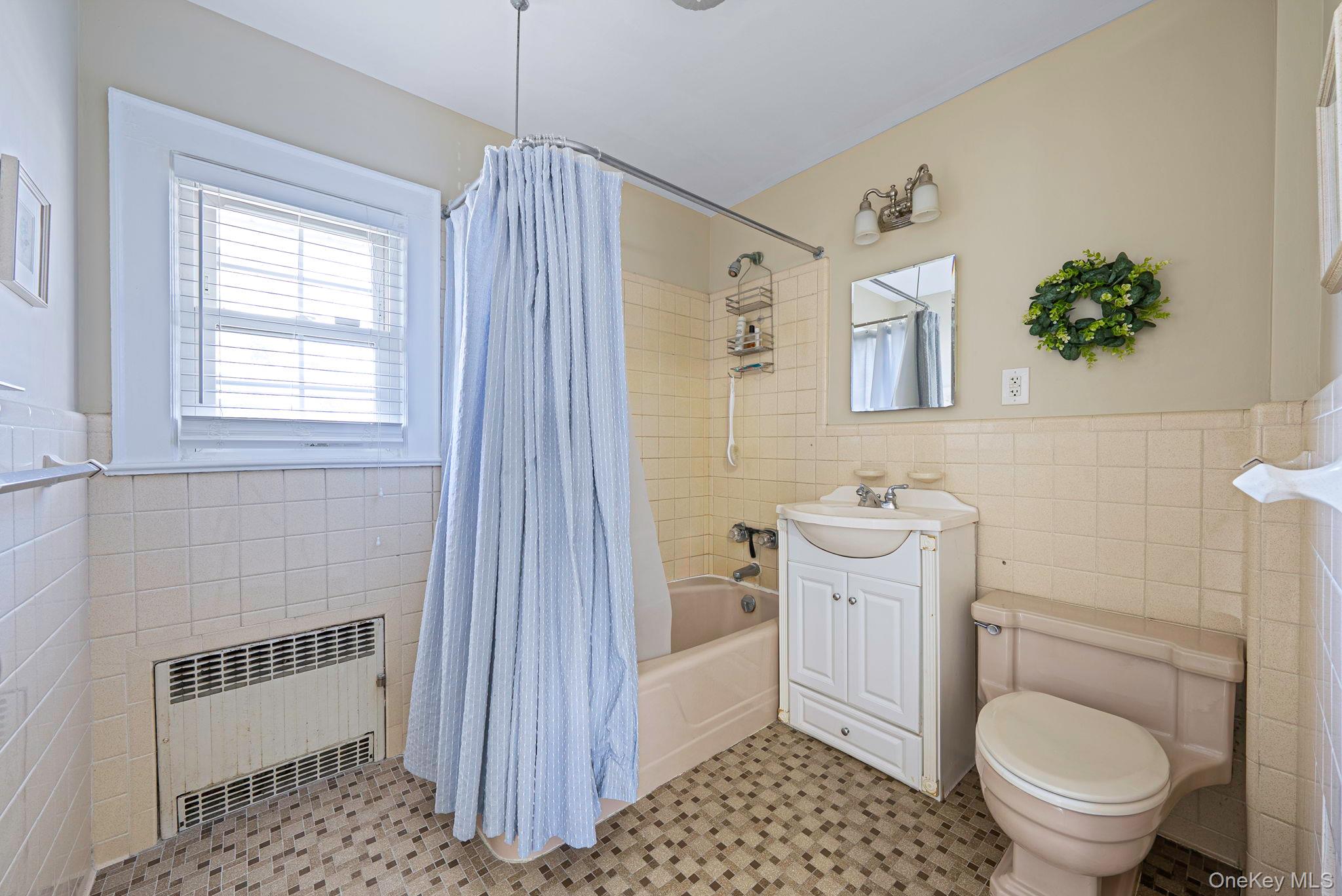 33 Harding Avenue Property Photo 20