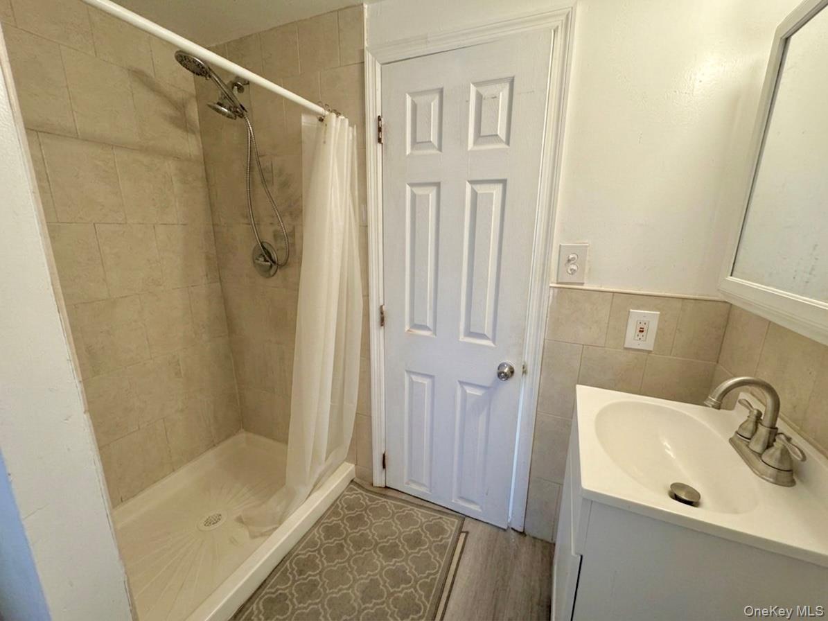 21 Center Street Property Photo 8