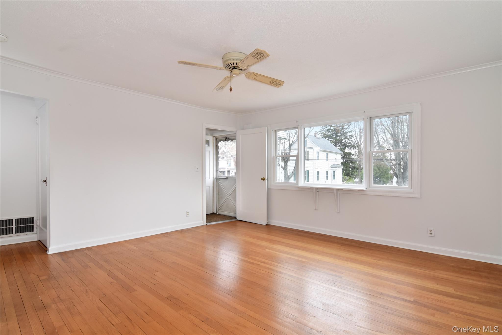 355 Upland Avenue Property Photo 6