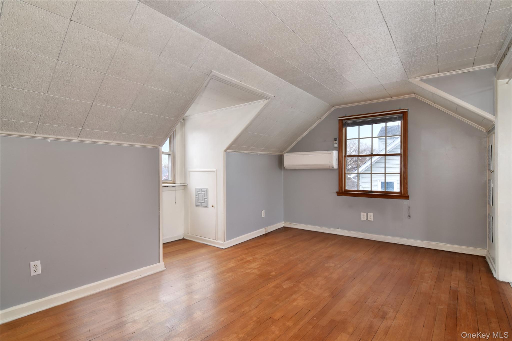 355 Upland Avenue Property Photo 21