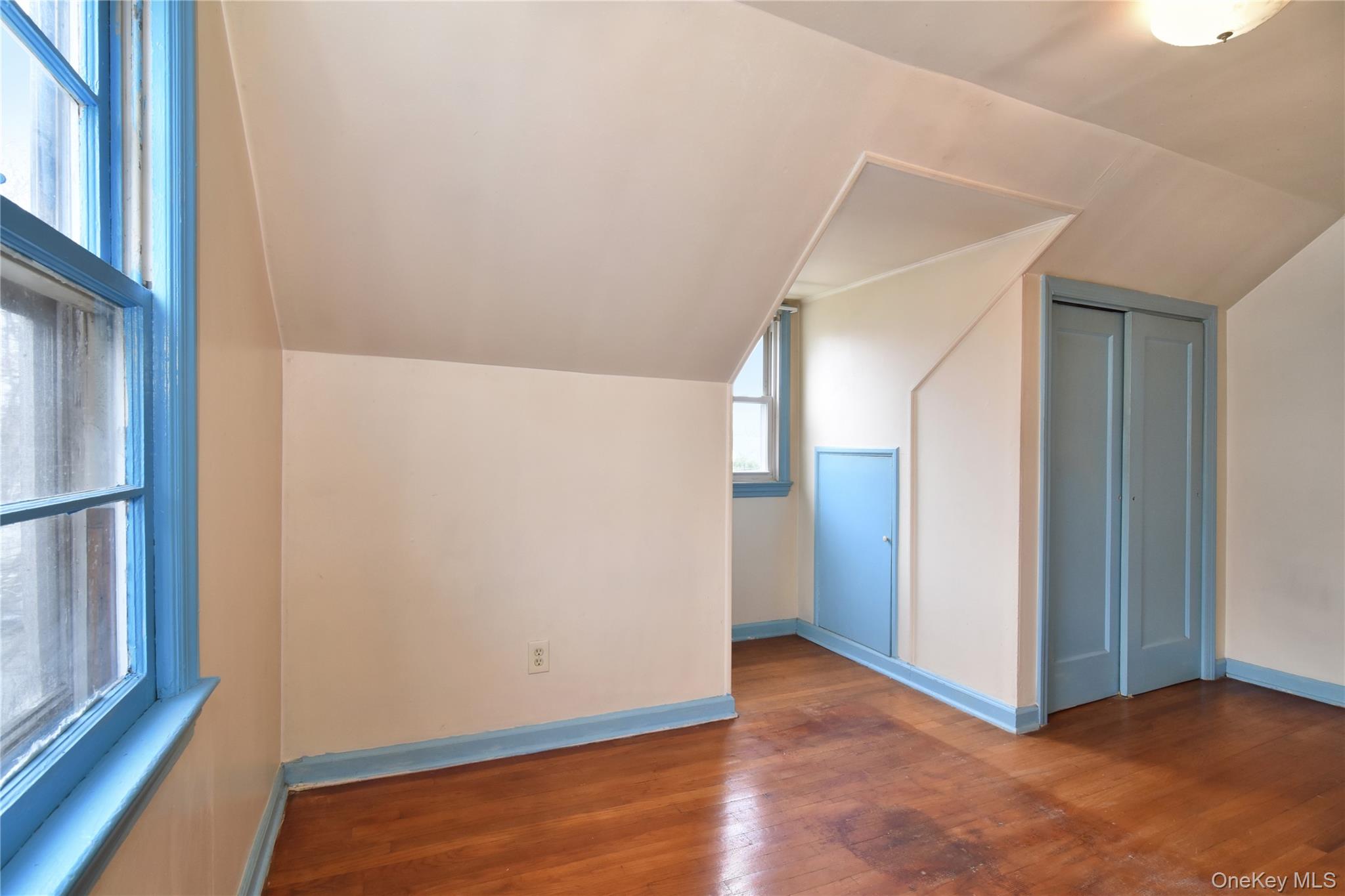 355 Upland Avenue Property Photo 25