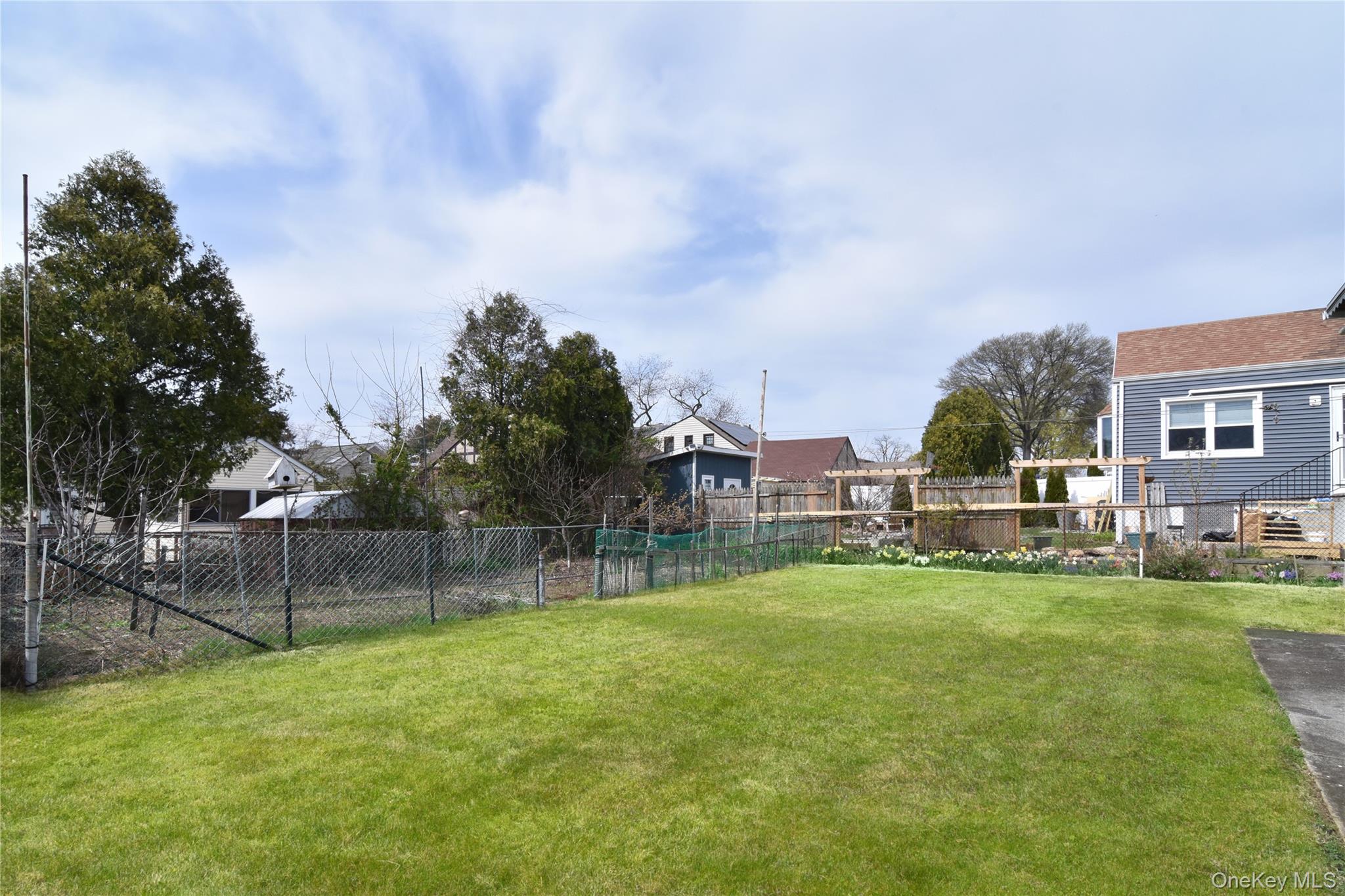 355 Upland Avenue Property Photo 32