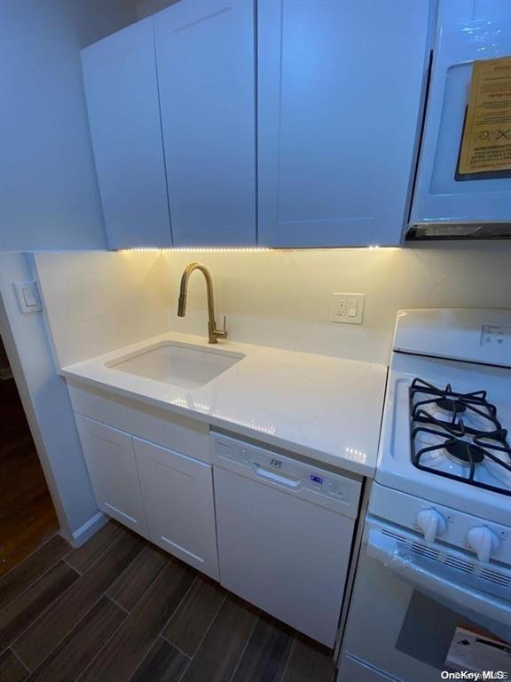 2 Town House Place 1j Property Photo 7