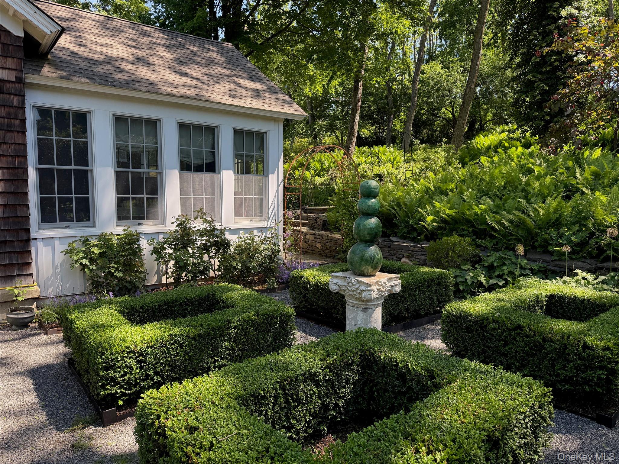 20 Taintor Way Property Photo 3