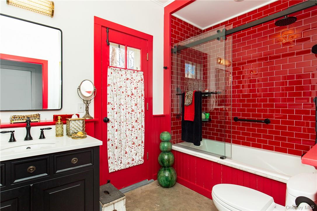 20 Taintor Way Property Photo 12