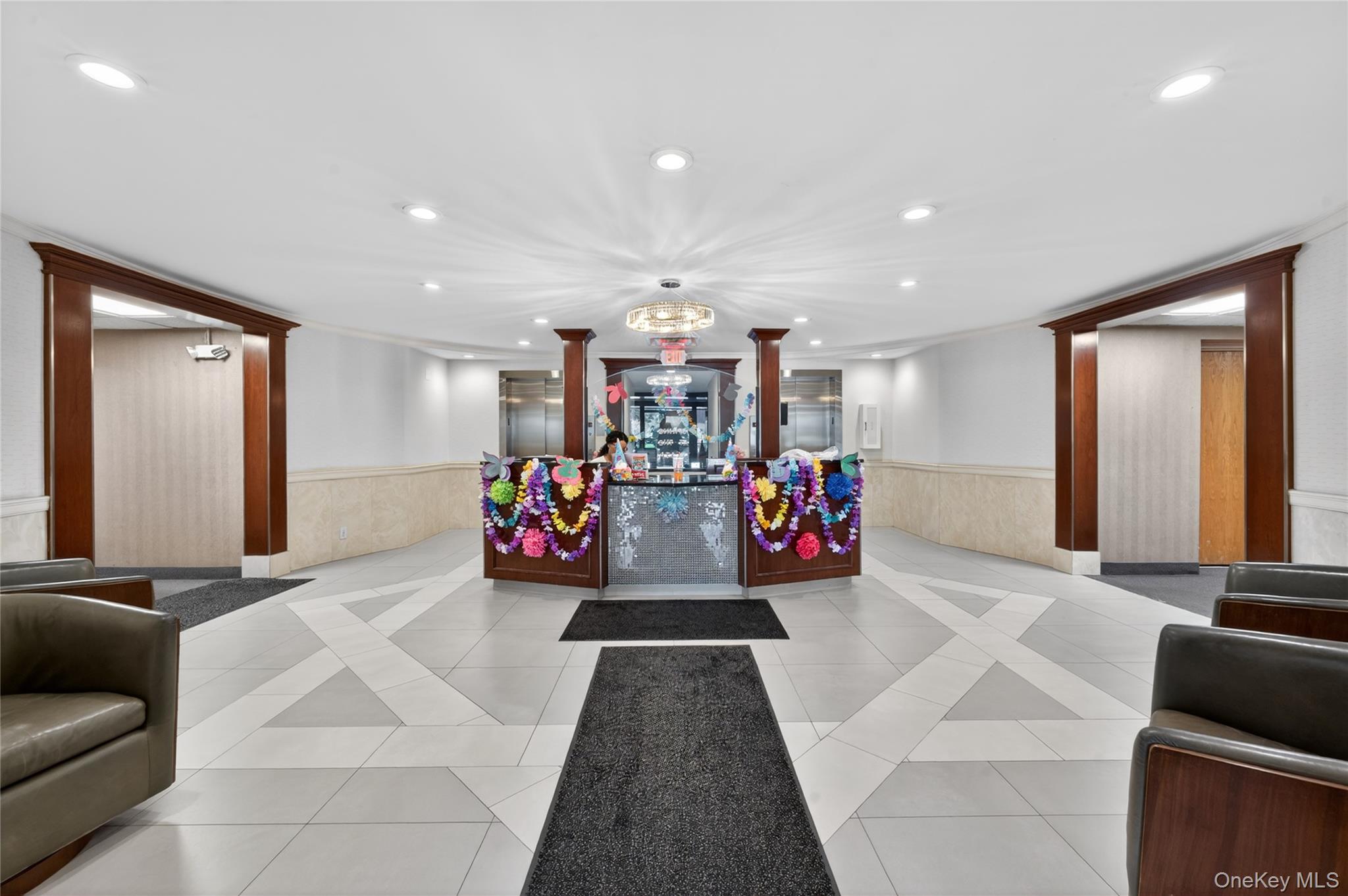 230 Hilton Avenue Ste 105 Property Photo 2