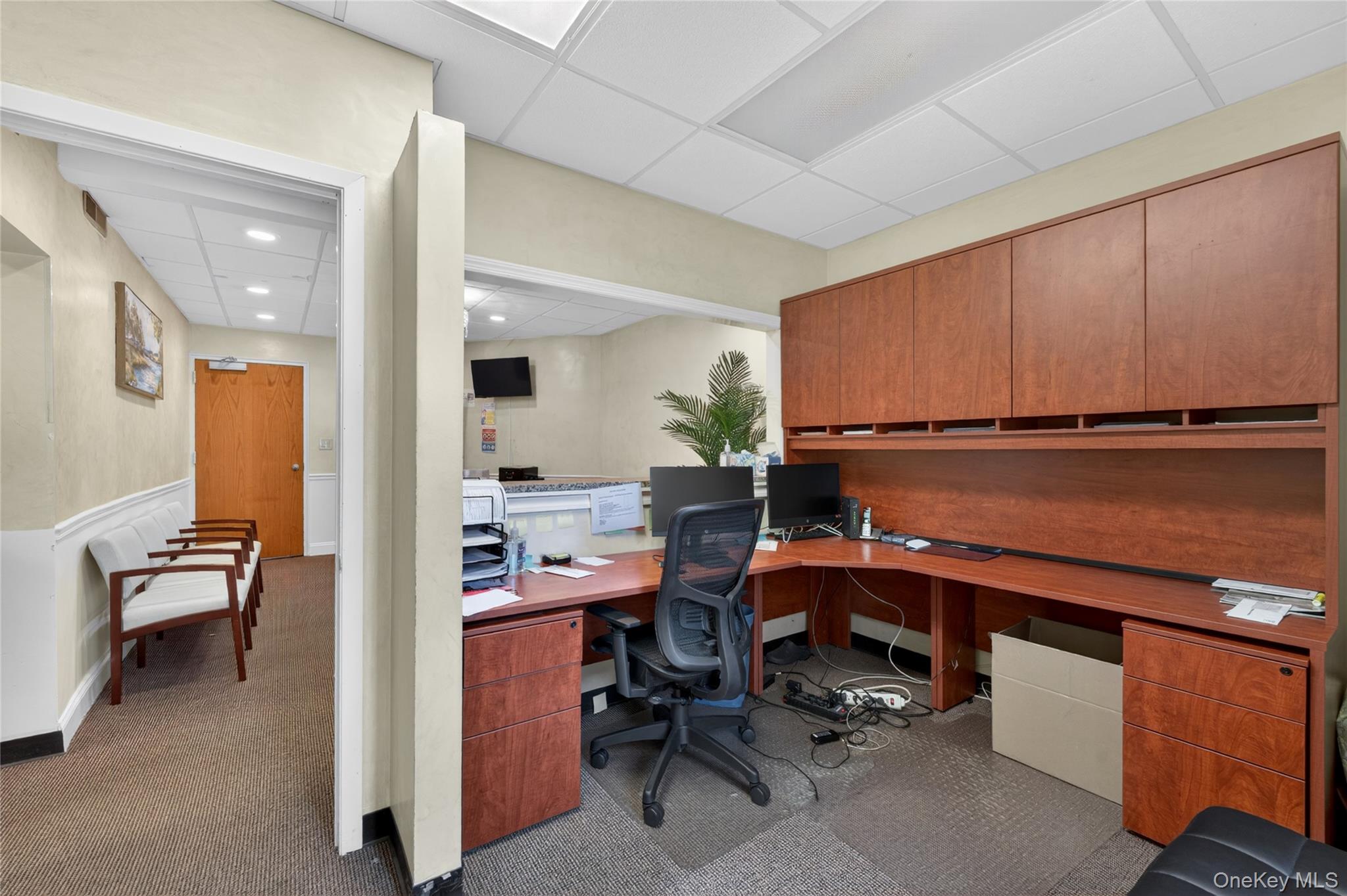 230 Hilton Avenue Ste 105 Property Photo 7