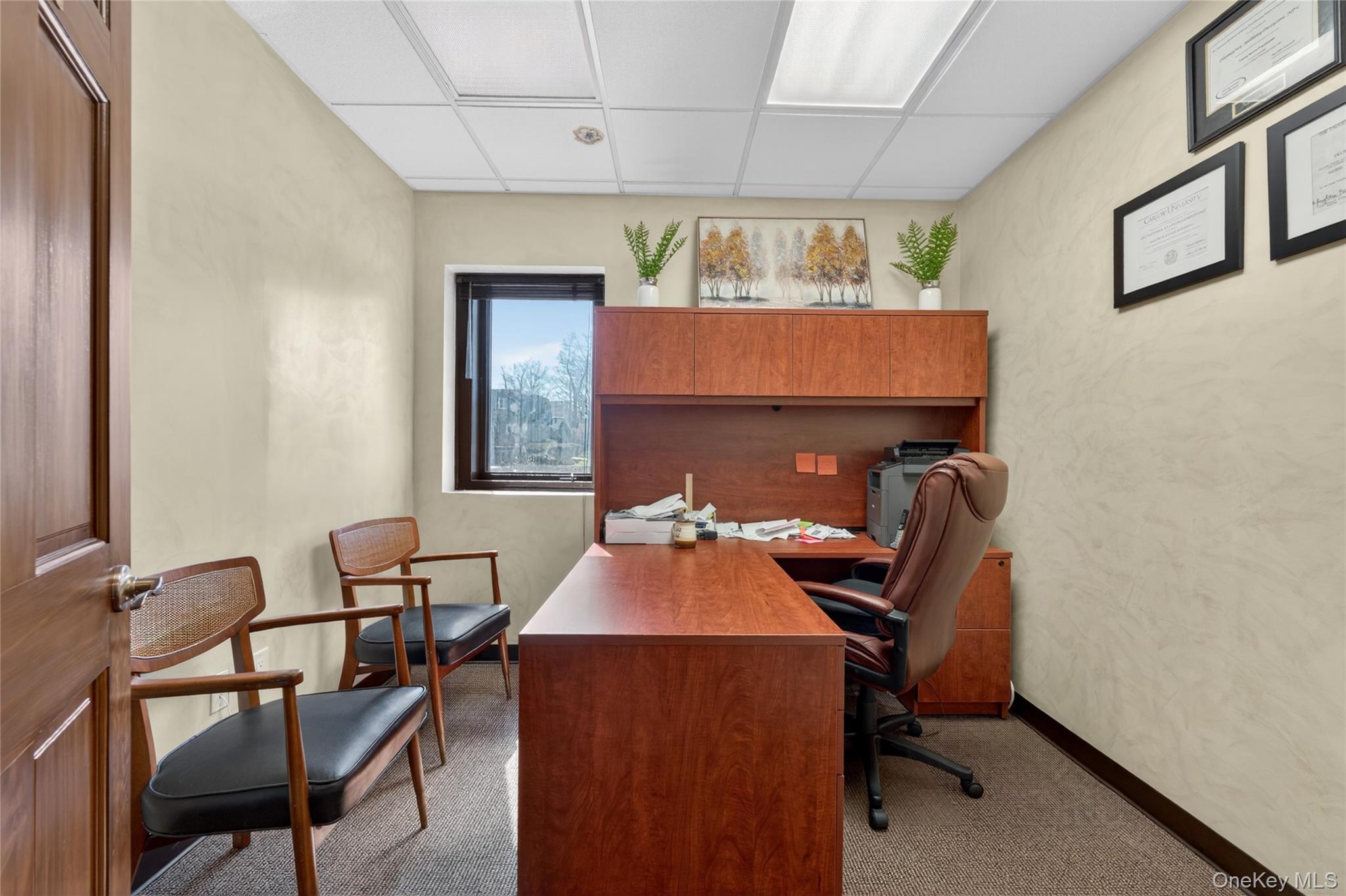 230 Hilton Avenue Ste 105 Property Photo 8