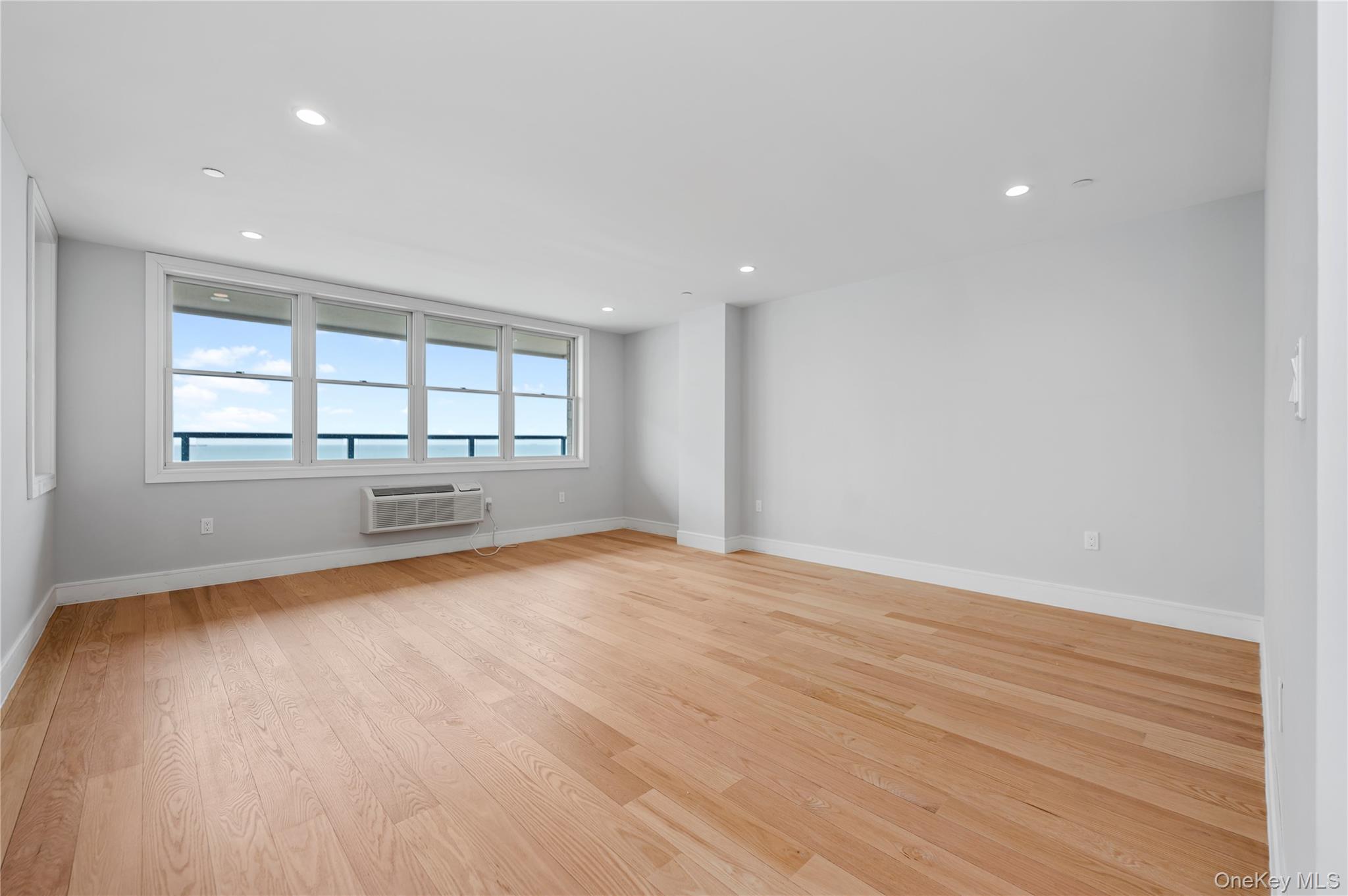50 W Broadway 1001 Property Photo 37
