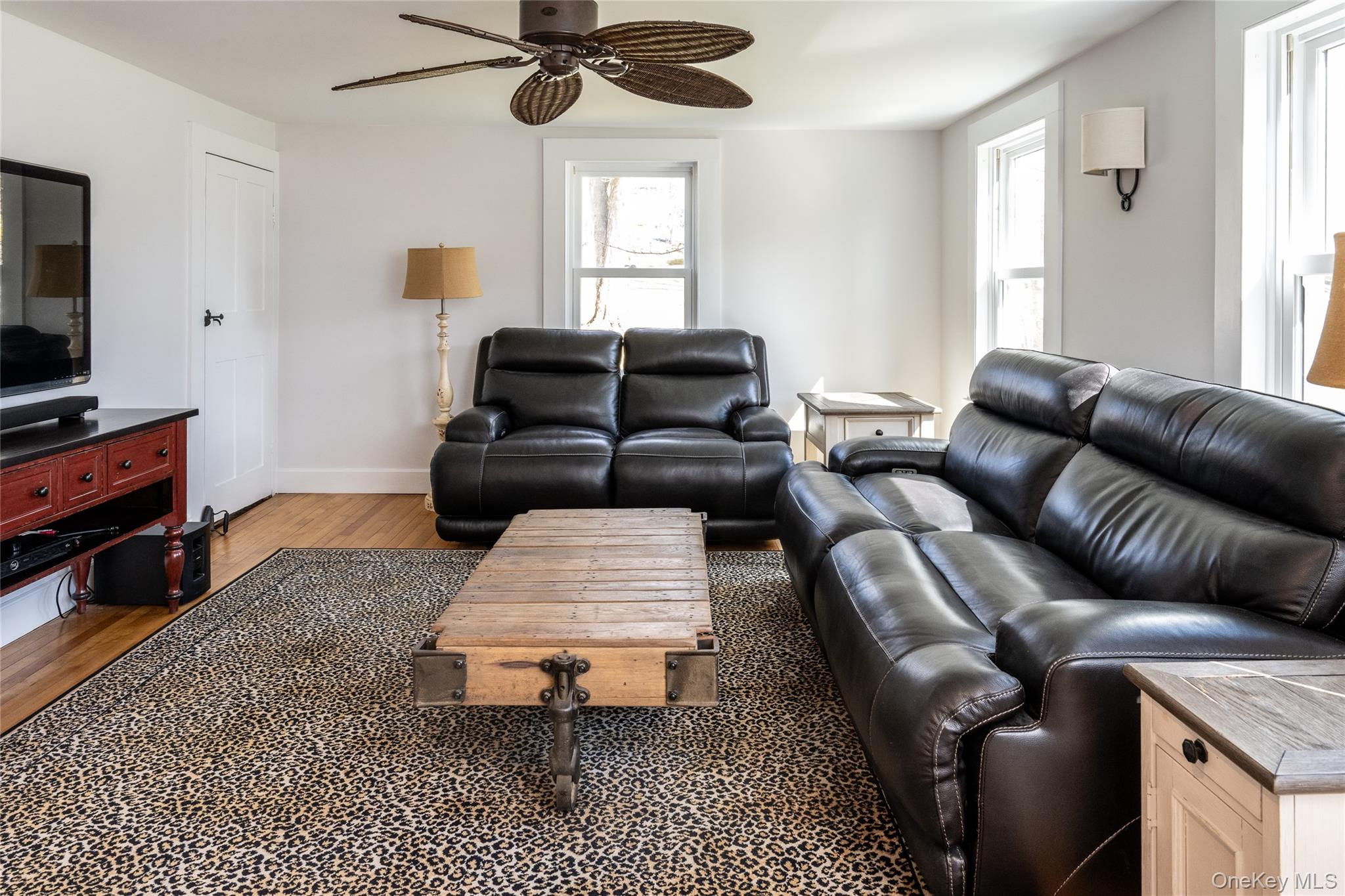 163 E Street Property Photo 4