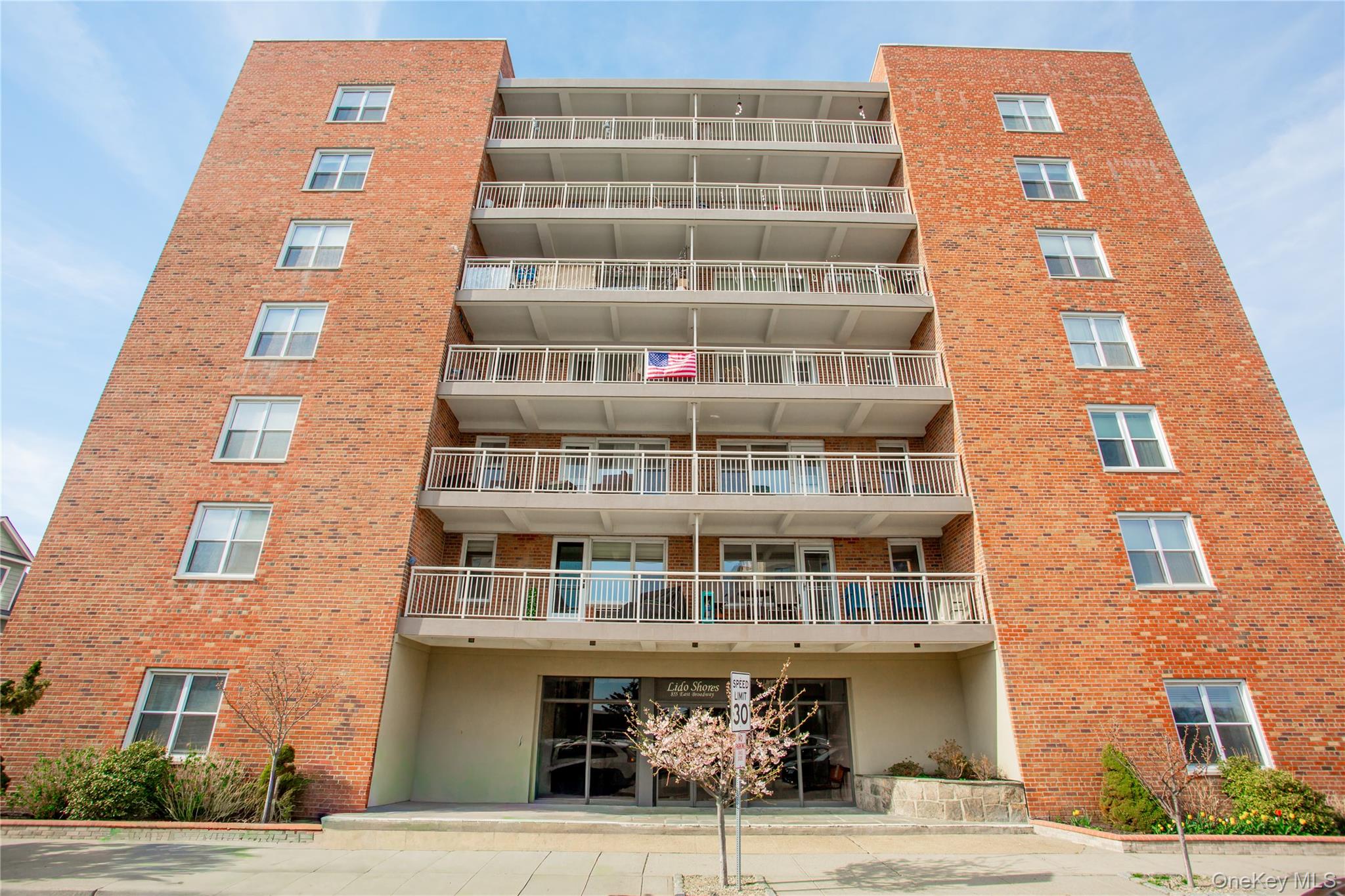 855 E Broadway 6H Property Photo 1