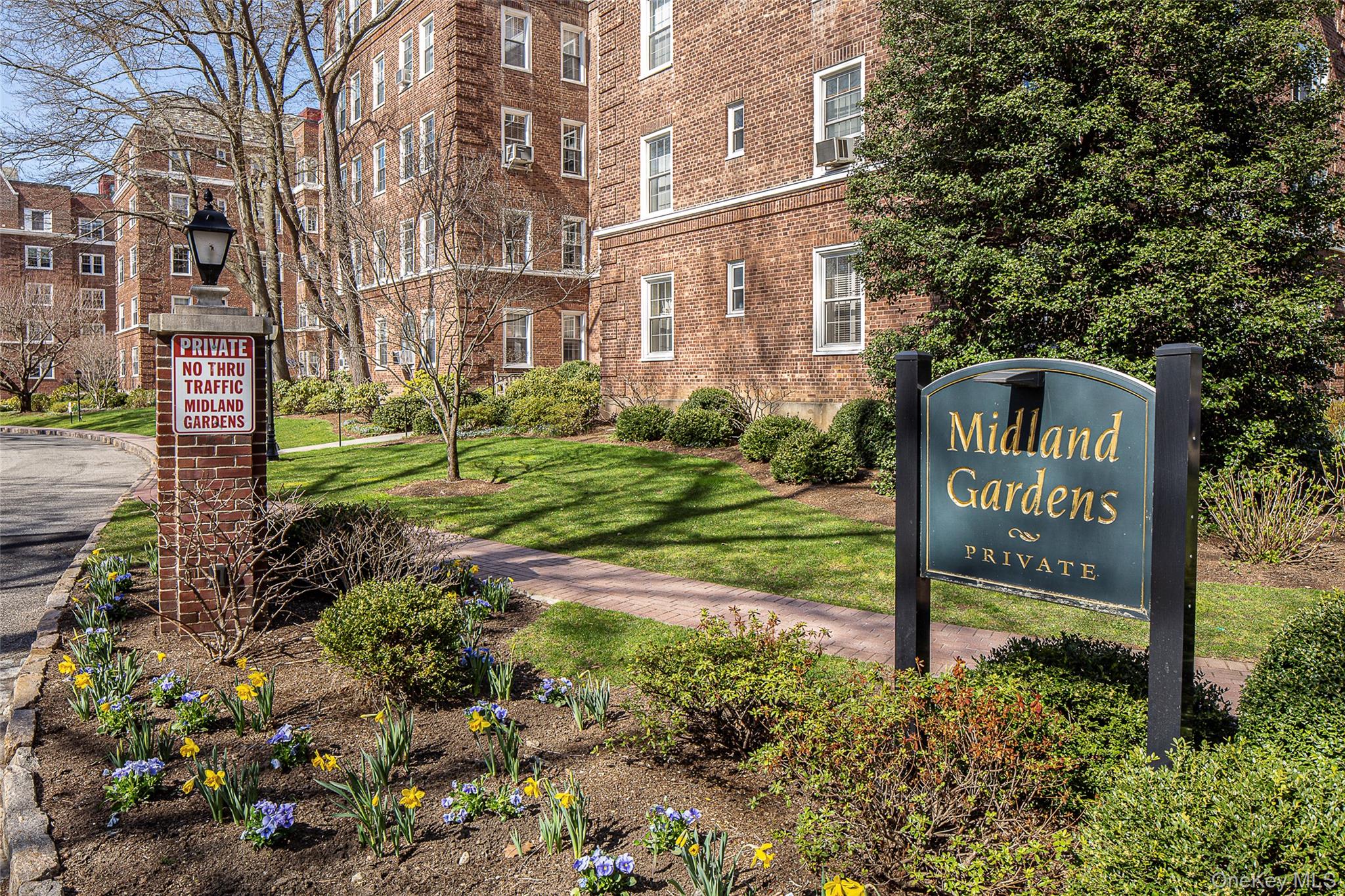 6 Midland Gardens 4b Property Photo 1