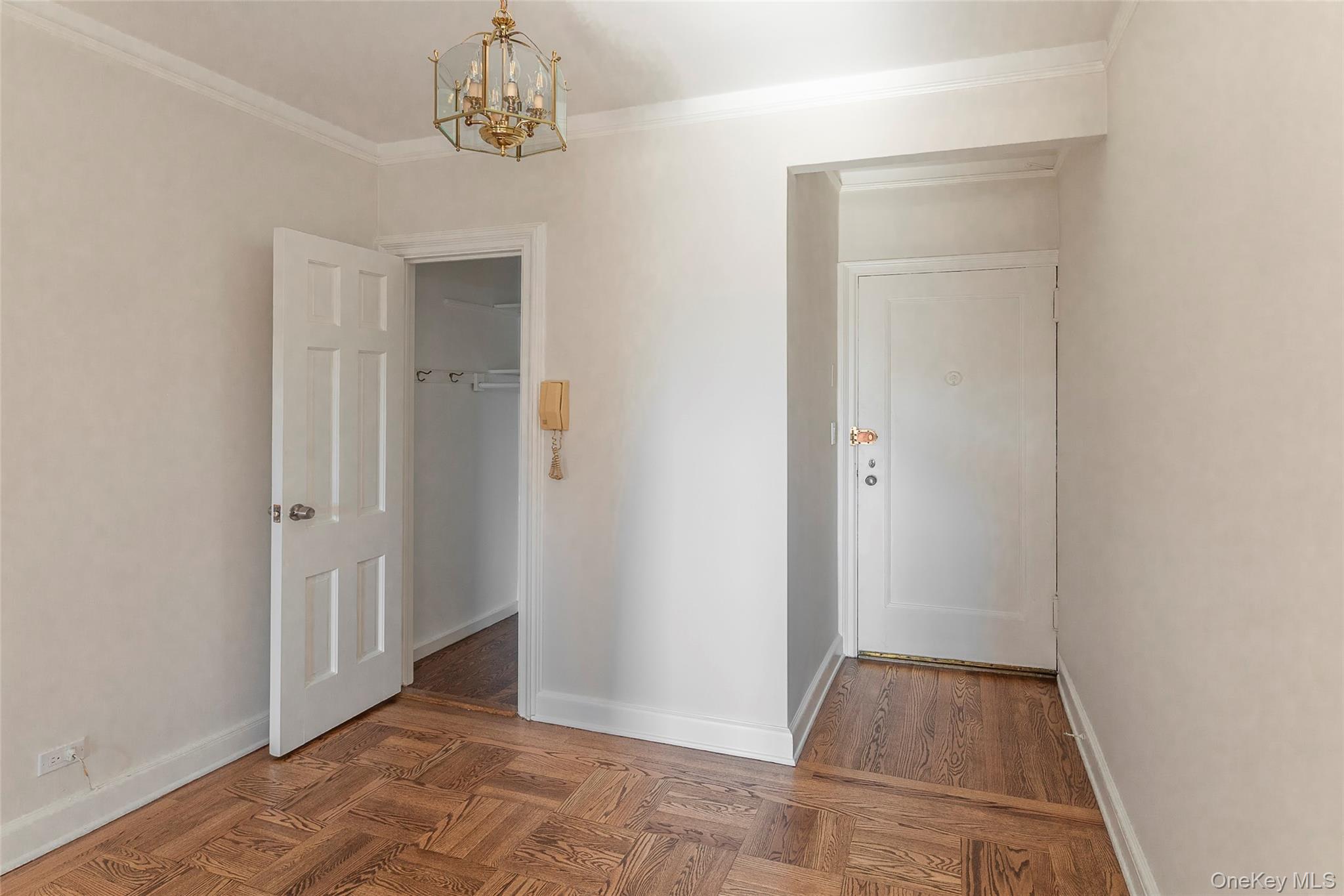 6 Midland Gardens 4b Property Photo 2
