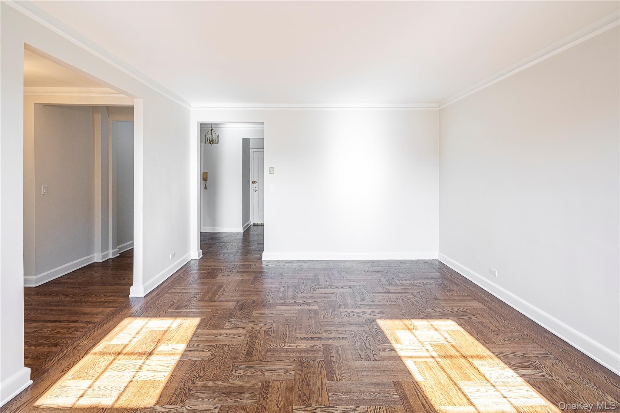 6 Midland Gardens 4b Property Photo 4