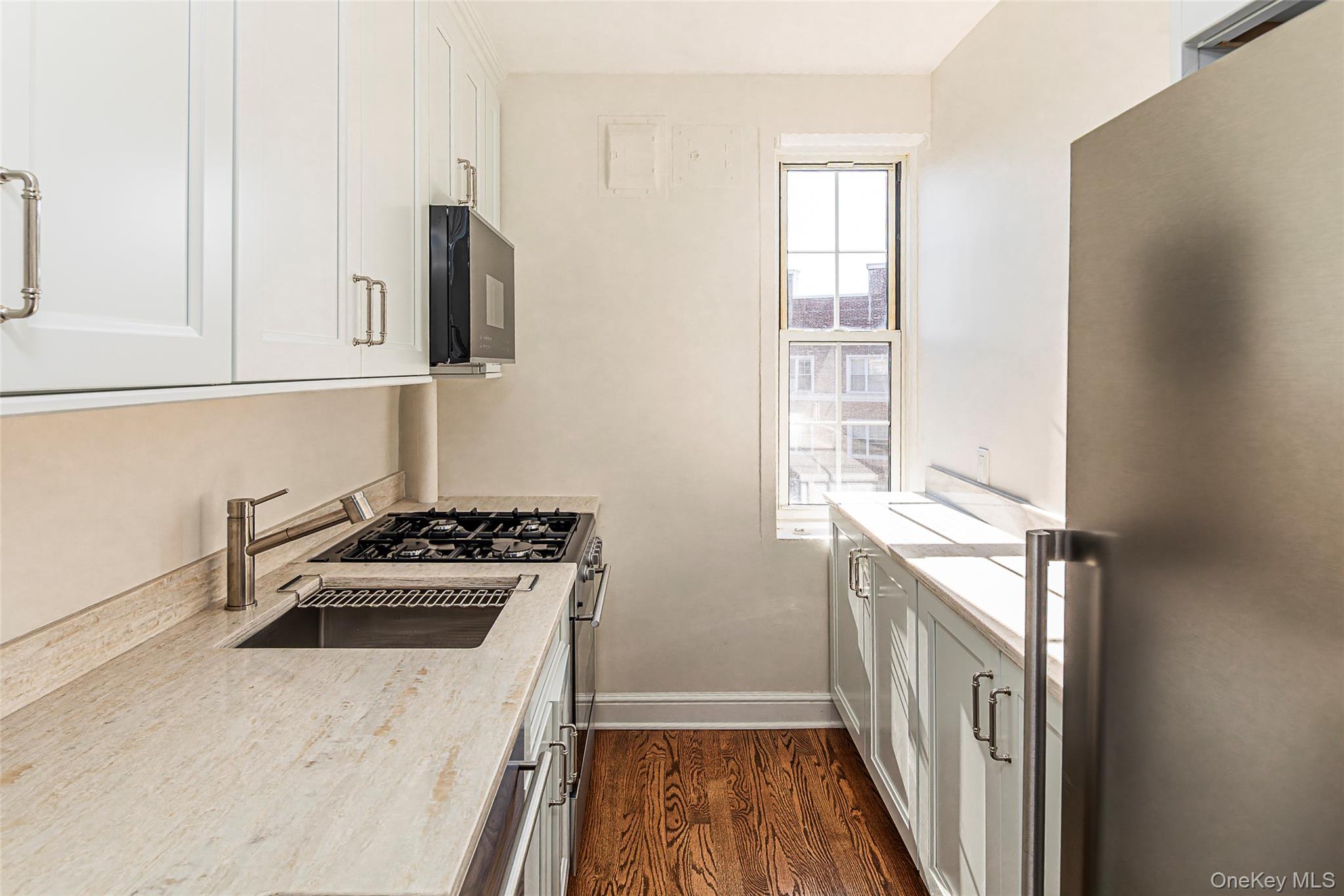 6 Midland Gardens 4b Property Photo 7