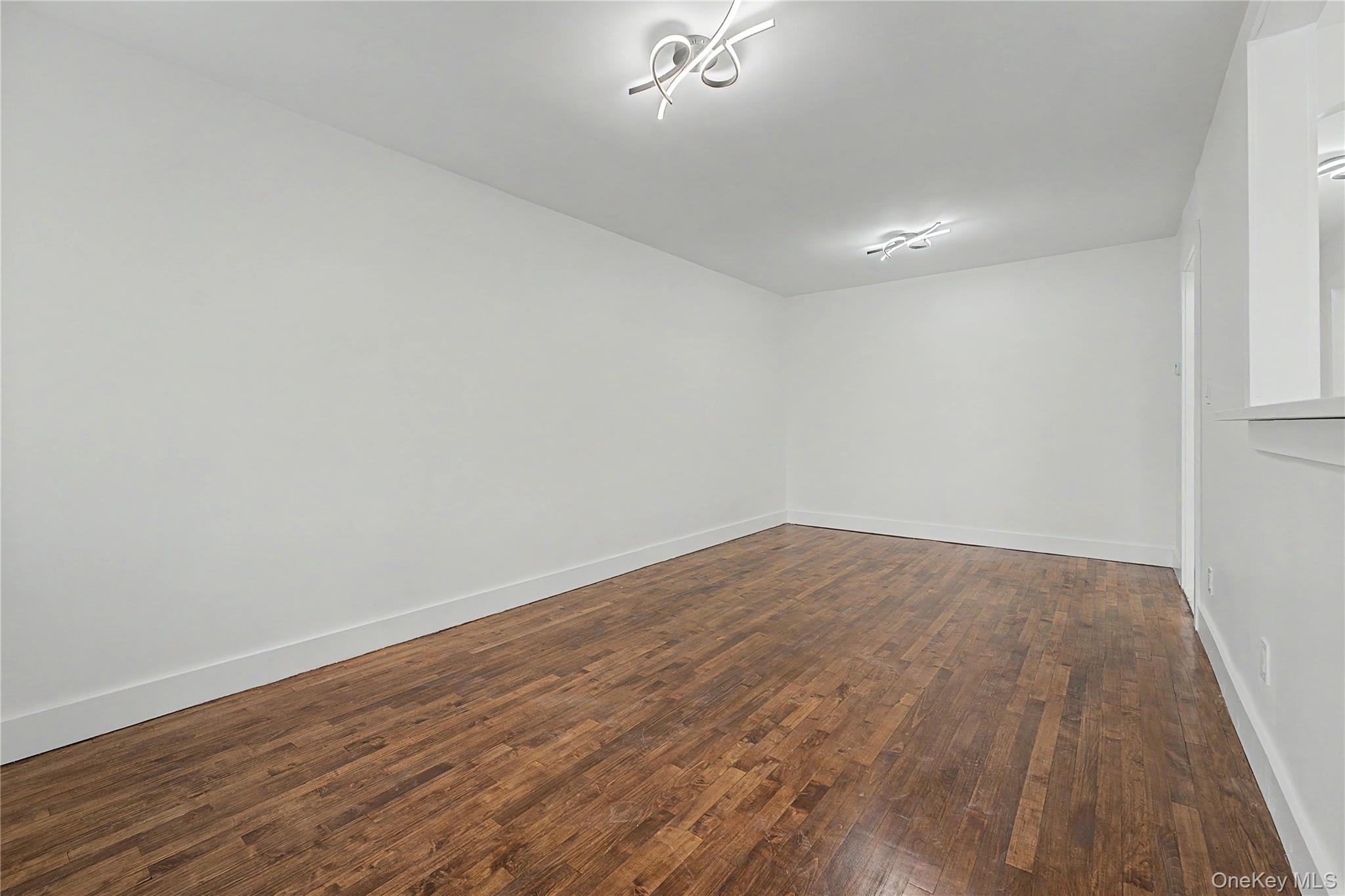 879 E 57th Street Property Photo 3
